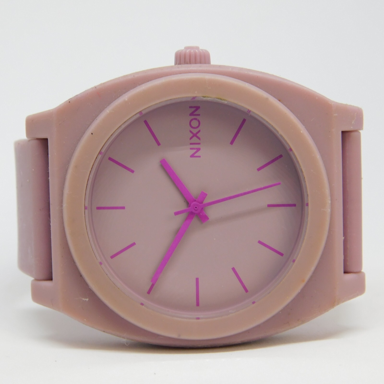NIXON Minimal Quartz Analog Unisex Watch New Battery Needs a new Band
