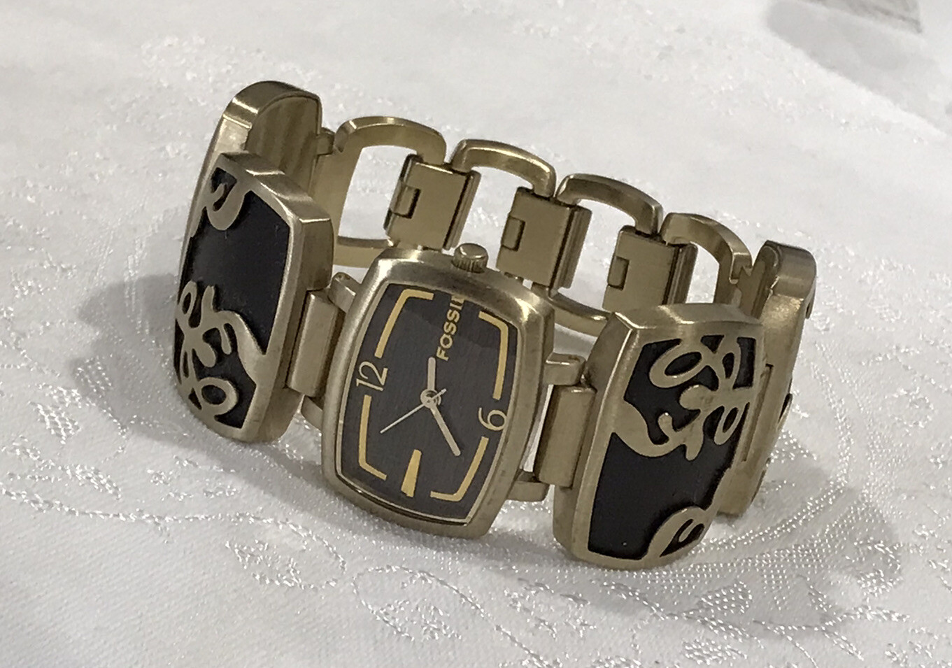 Ladies Gold Tone Dark Brown Fossil Bracelet Stainless Steel Watch ES-2145. #675