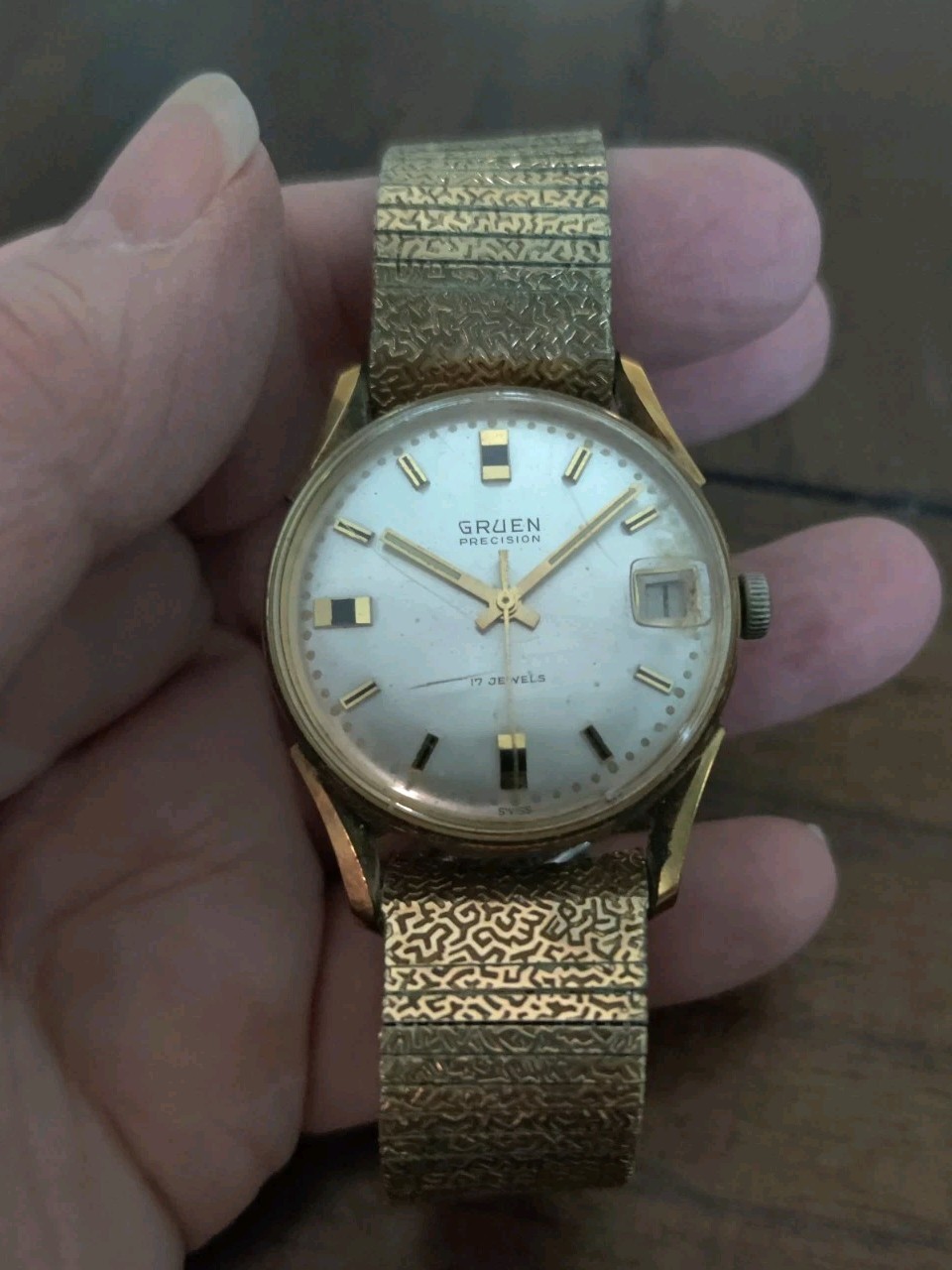 Gruen Watch Precision 17 Jewels Gold Tone Working Scratch Glass