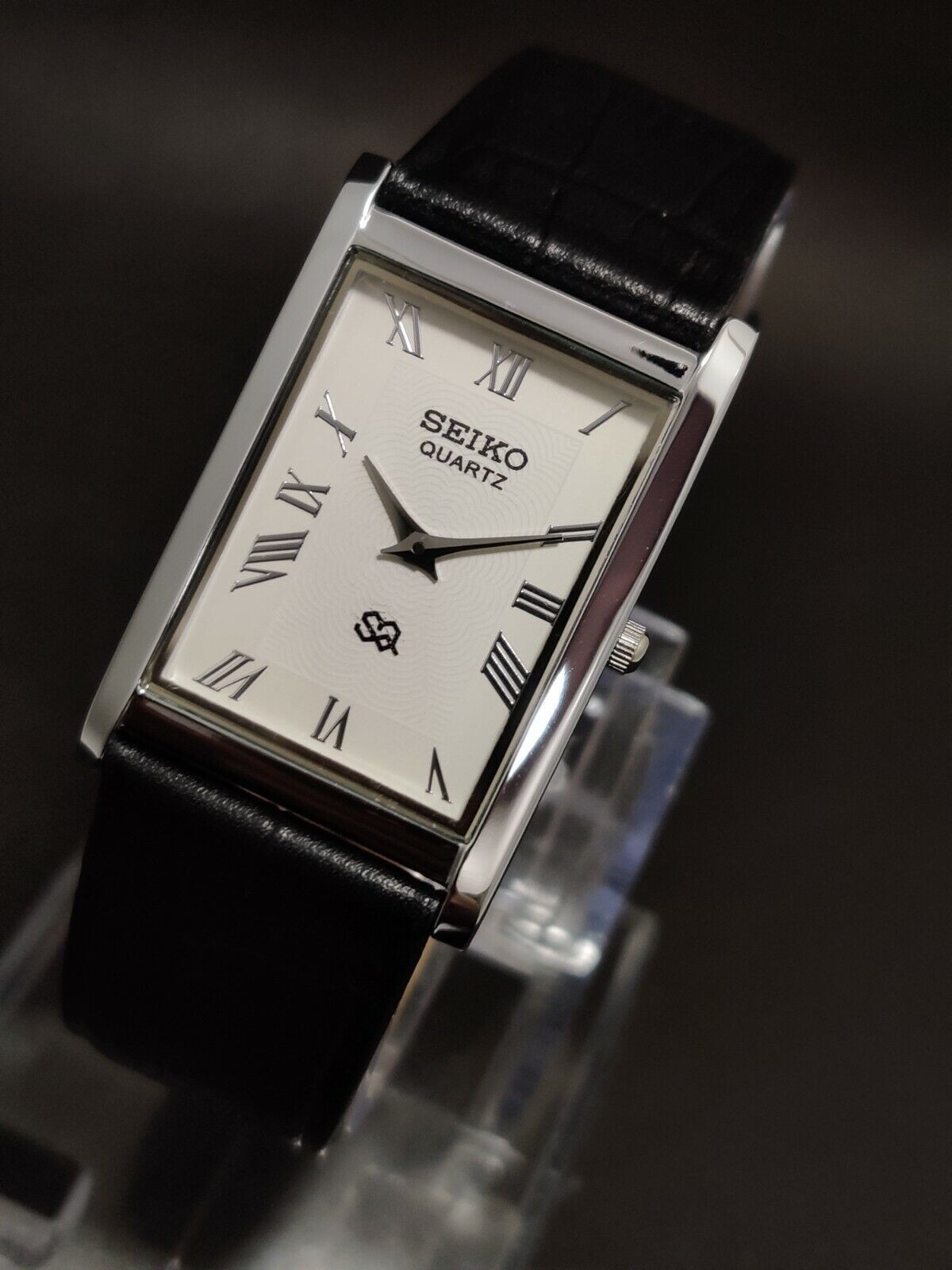 Vintage Seiko Slim Tank Quartz Men White Dial Dress Watch-Free DDP Shipping