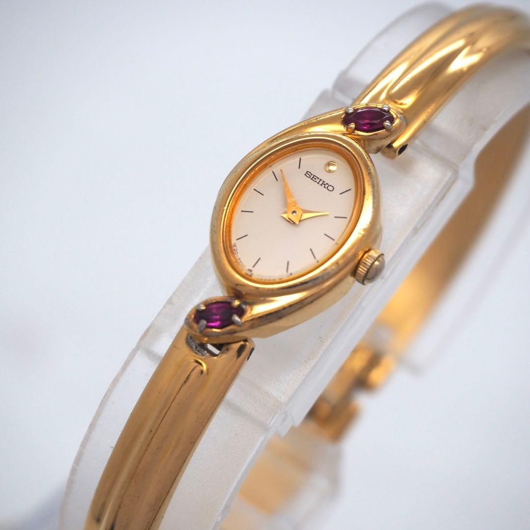 Seiko Oval Color Stone Ladies Gold White Quartz Watch Japan 078985