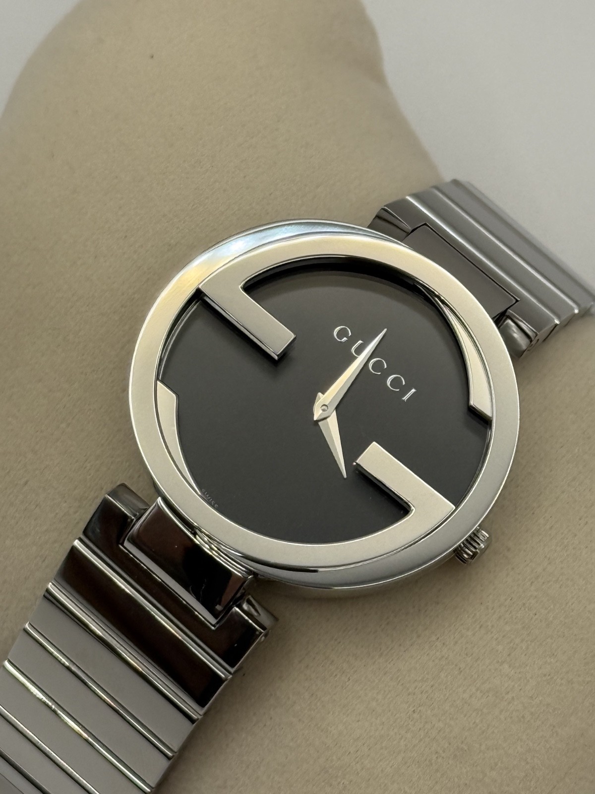 Gucci Interlocking G Stainless Steel Black Dial Quartz Ladies Watch YA133307