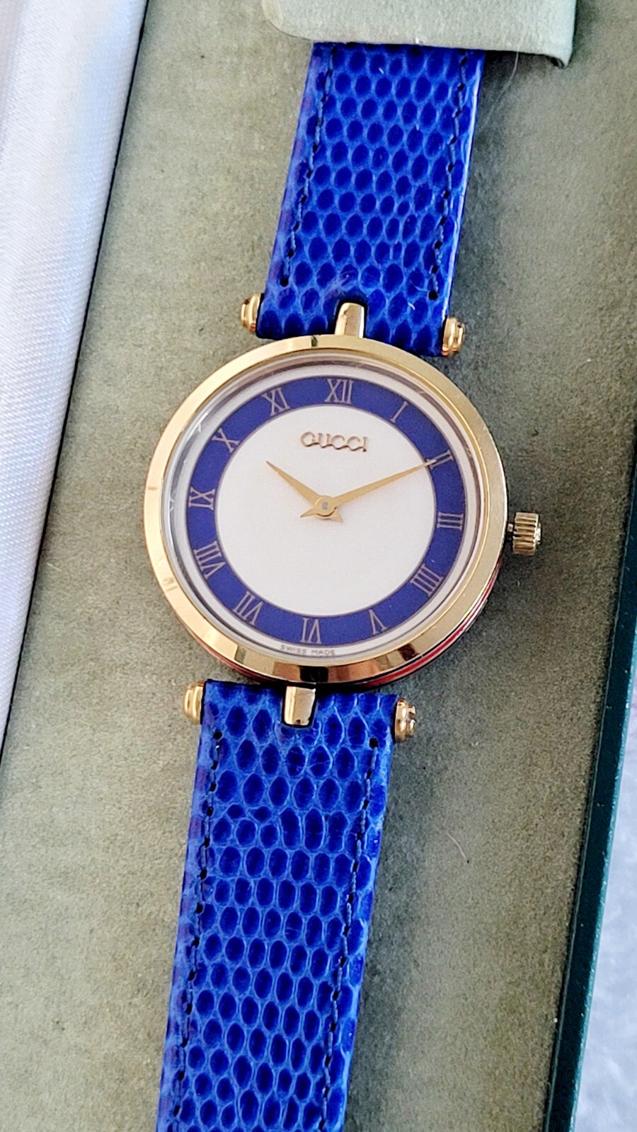 Gucci 2000M,Authentic,Unique,Beautiful,Scratch Free Crystal,One Of A Kind,30 MM.