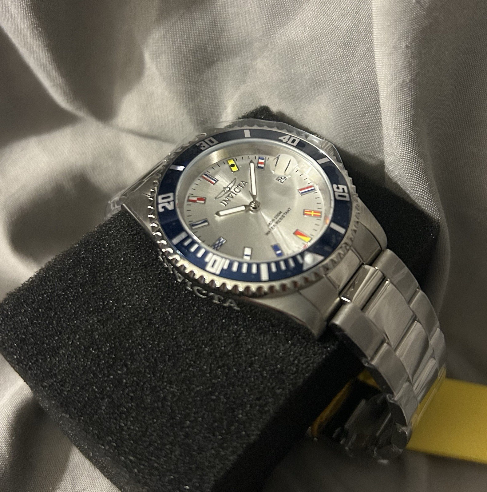 Invicta Pro Diver Men’s 40mm Watch Model #49885 – Features Nautical Signal Flags
