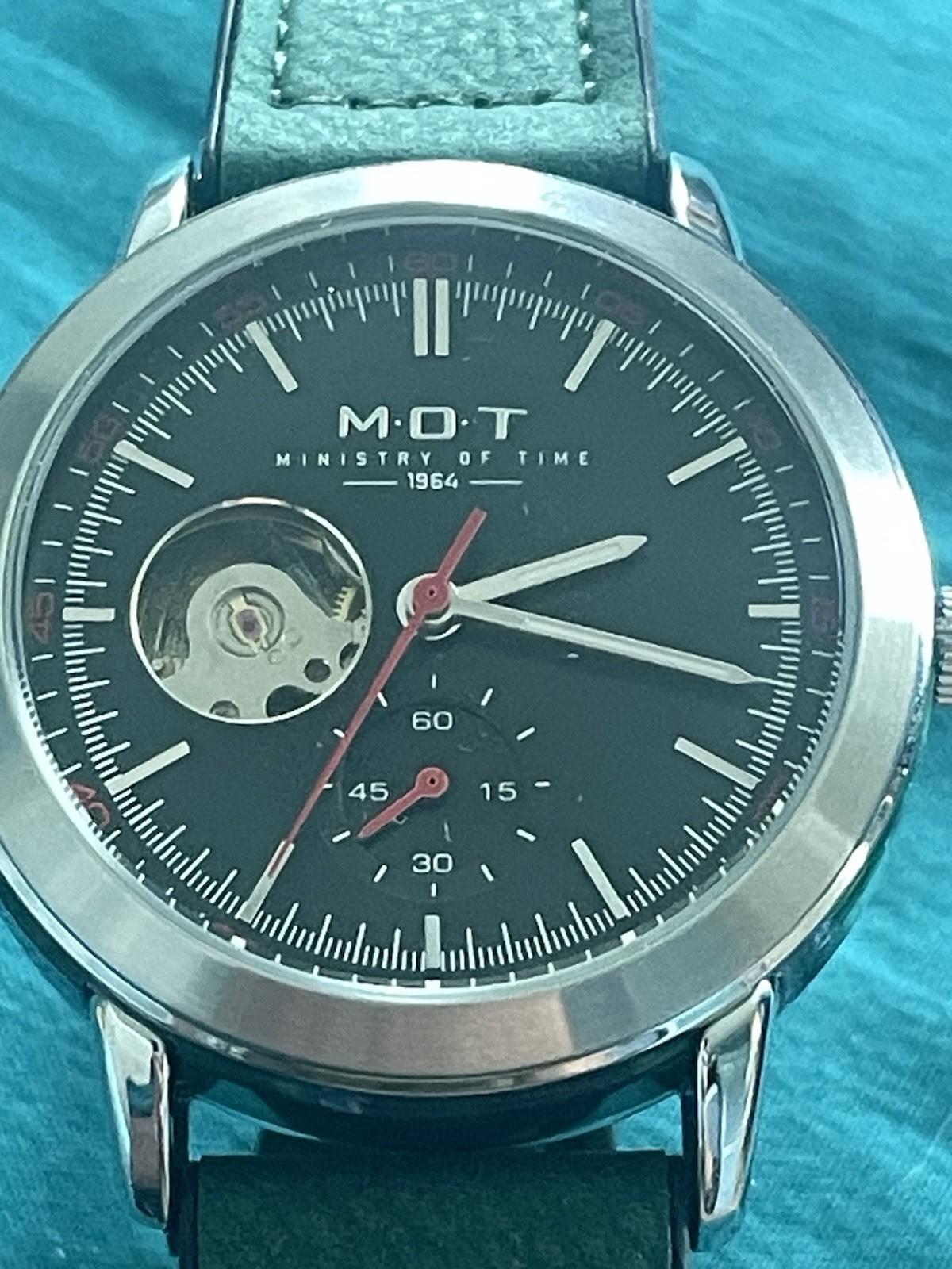 MT19002 Men’s Watch – Modern Classic Green Dial & Green Strap – Dress /Daily