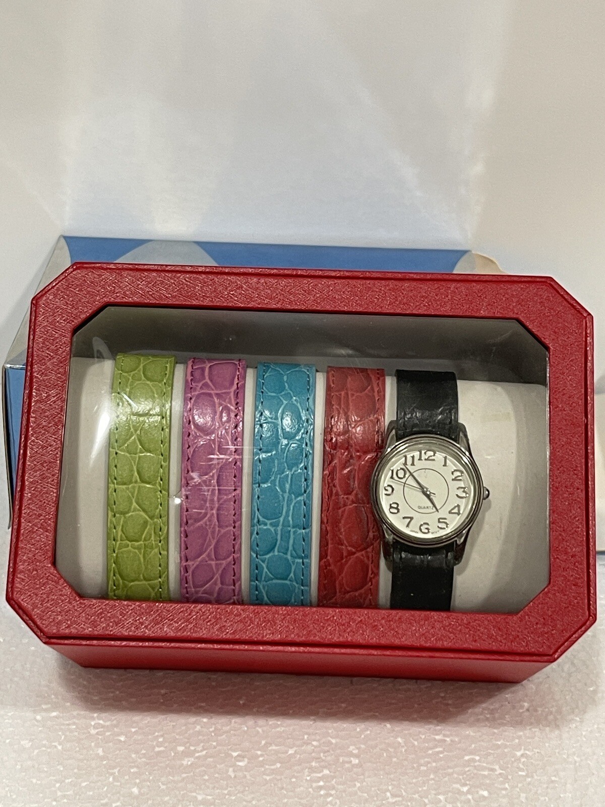 2005 AVON WATCH AND MULTIPLE STRAP WATCH SET IN BOX / BRAND NEW