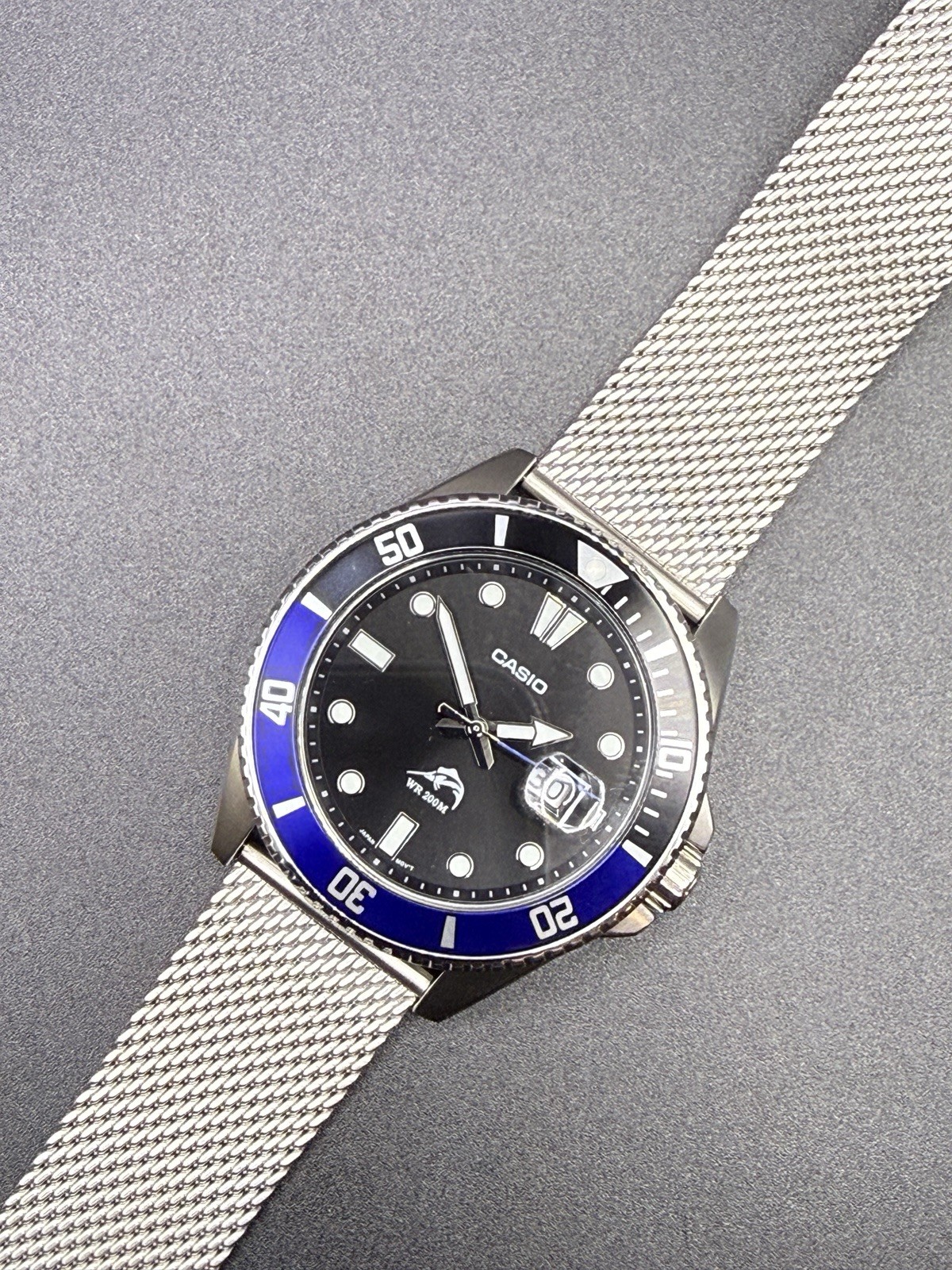 Casio Duro Batman – Custom Mod | Cyclops Mineral Crystal | Milanese
