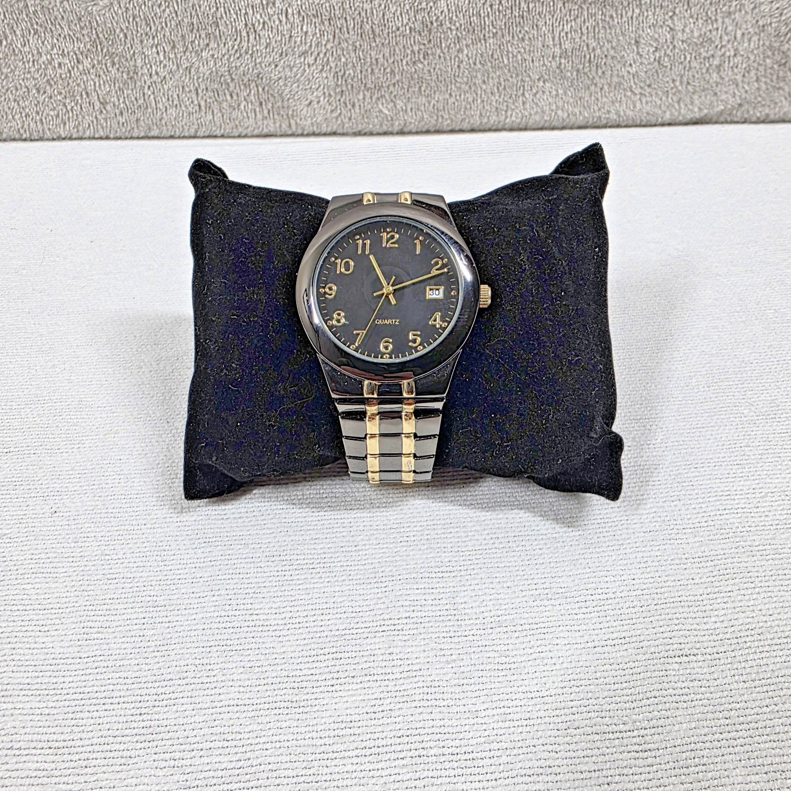 Quartz Men’s Watch Stretch Band Accutime Watch Corp Needs Battery