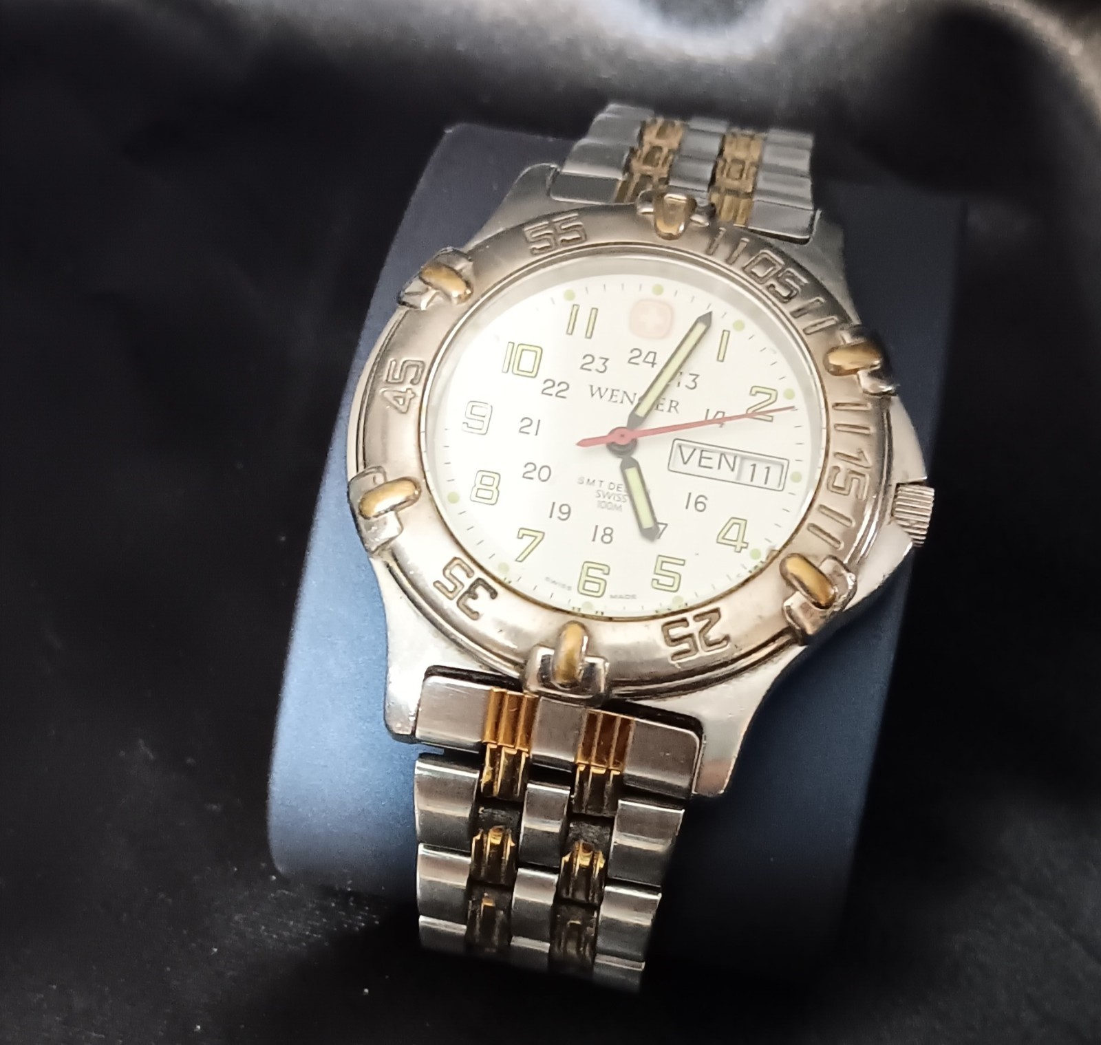 wenger swiss made water resistent mens wrist watch