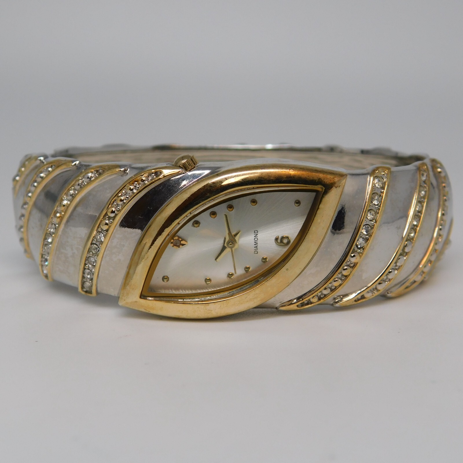 ACCUTIME WATCH CORP. KM2001 Diamond Quartz Women’s Watch Sz. 6 1/4″ New Battery