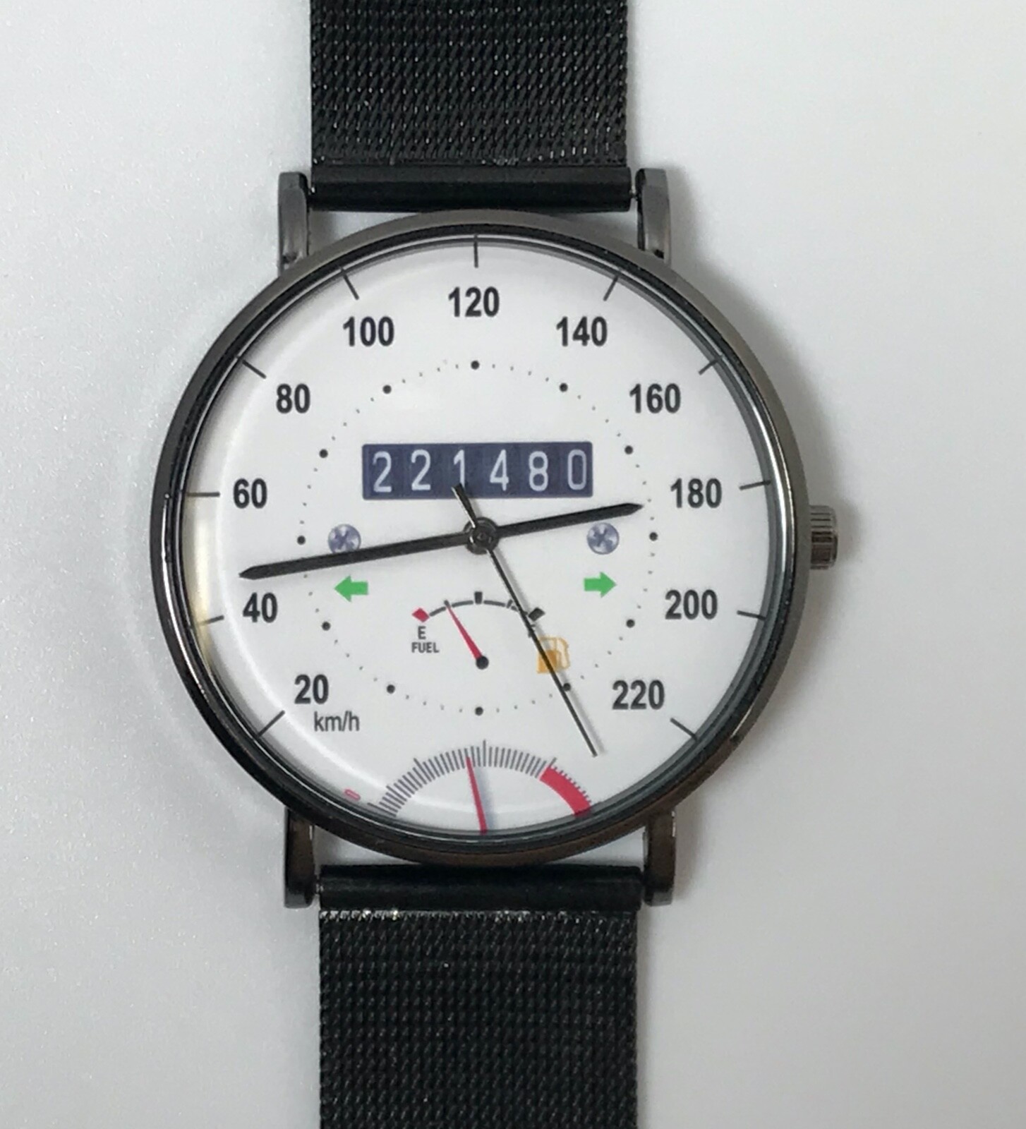 Speedometer Slim Watch 40mm Case 8.75mm thin & 20mm mesh band 3atm WR Sport