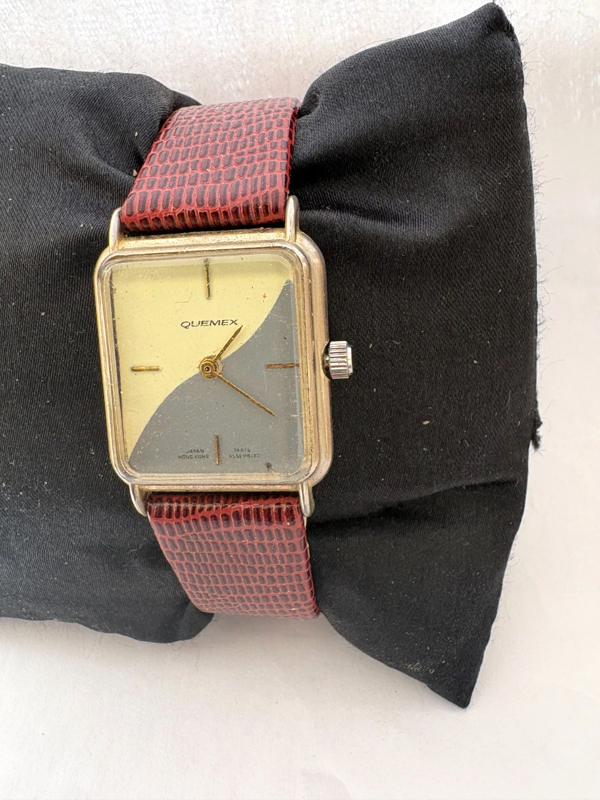 Quemex Unisex Quartz Vintage Leather Strap Watch