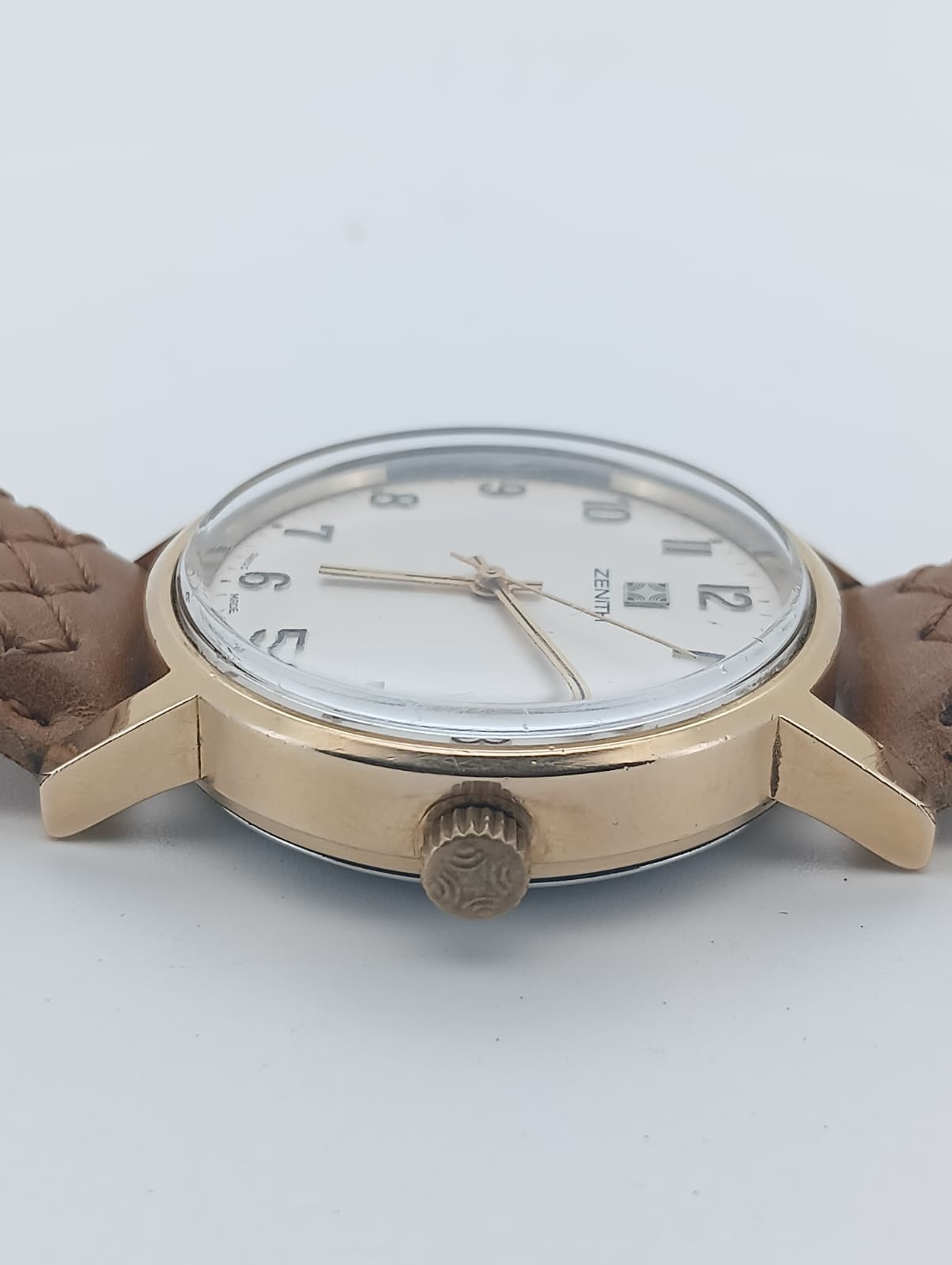 Zenith Surf Cal.2572 – Gold Plated