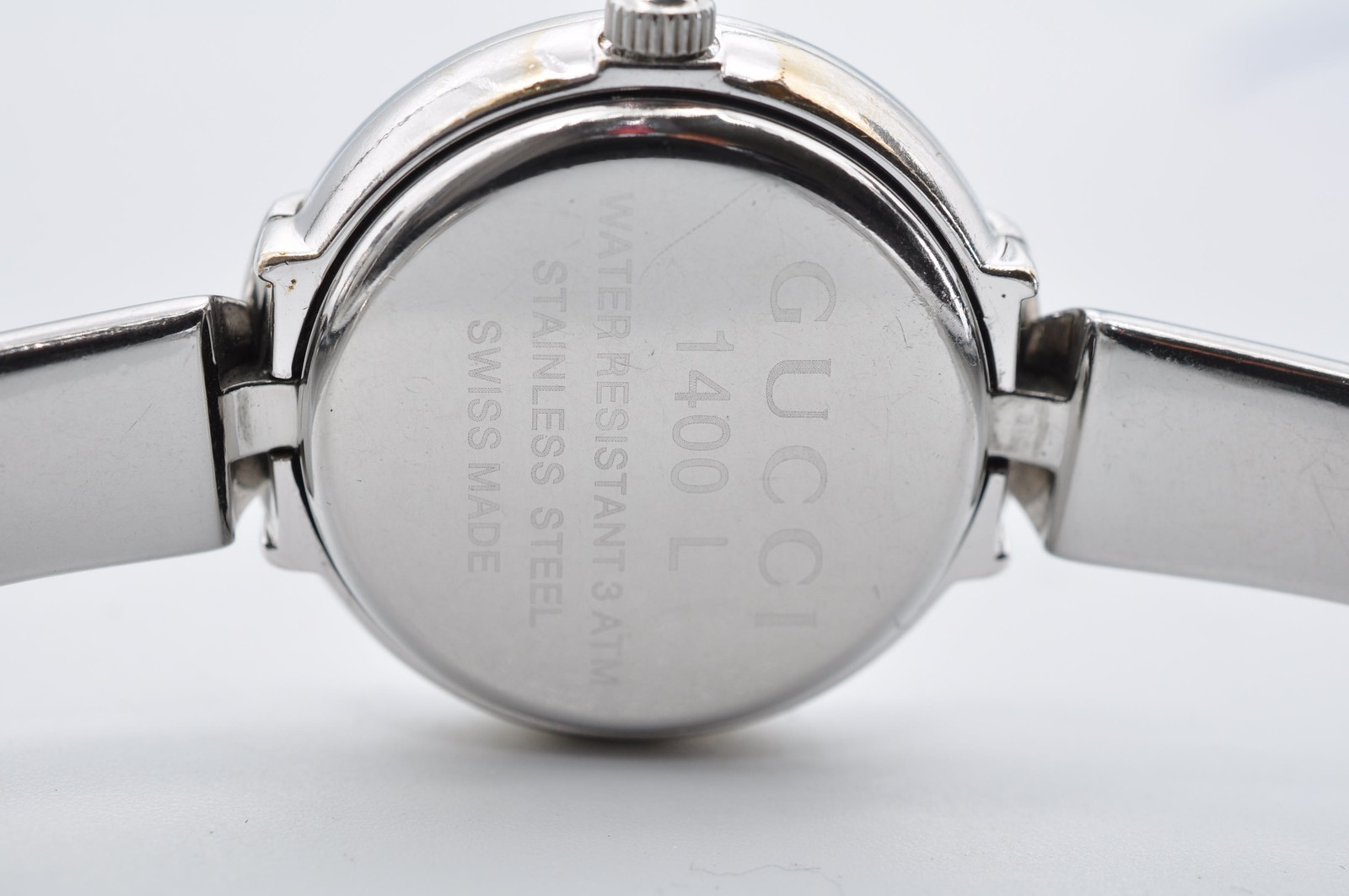 GUCCI 1400L Quartz Analog Silver Bangle Watch w-11107
