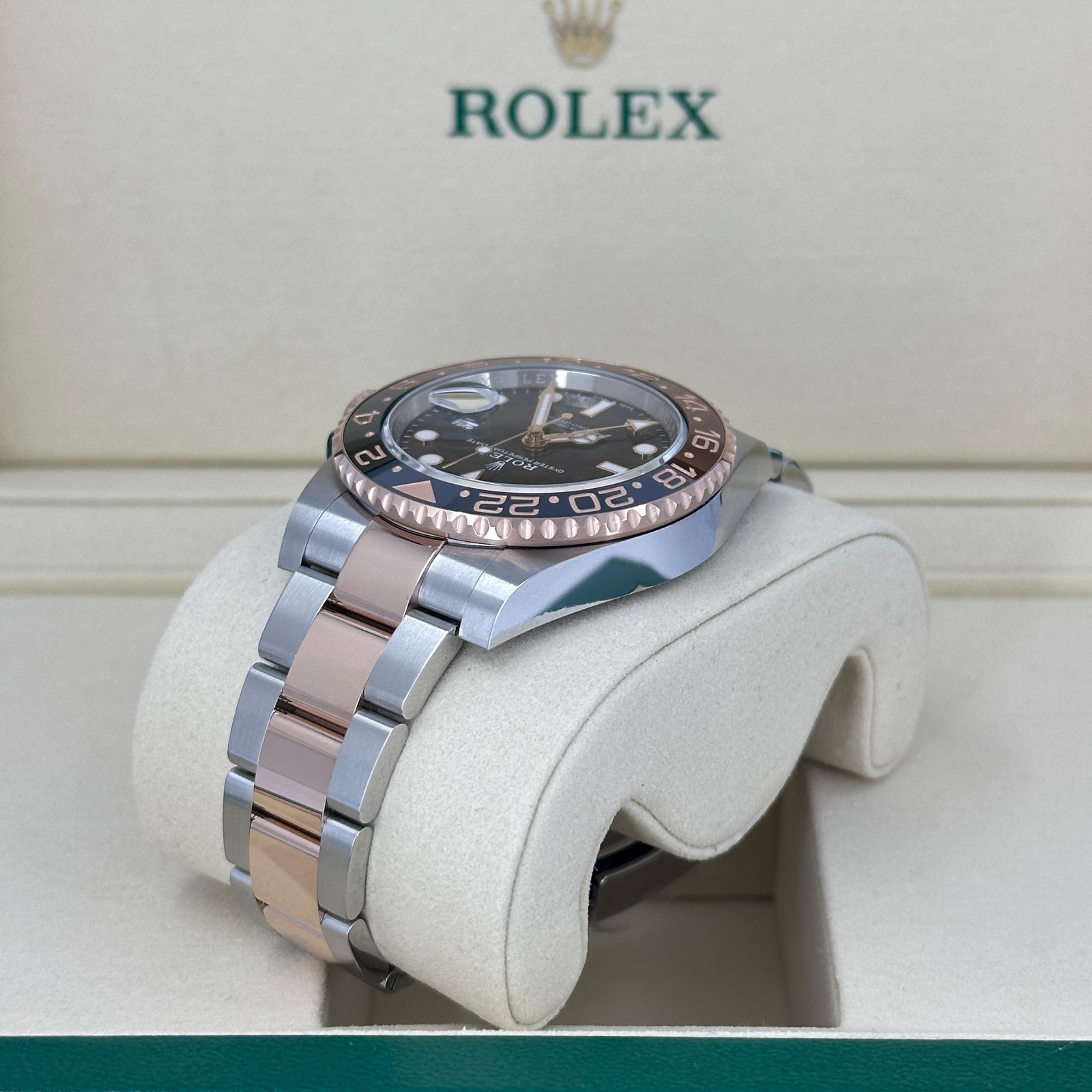 Rolex GMT-Master II ROOTBEER, Black Dial 40mm, Oyster 126711CHNR-0002 Mint 2022+