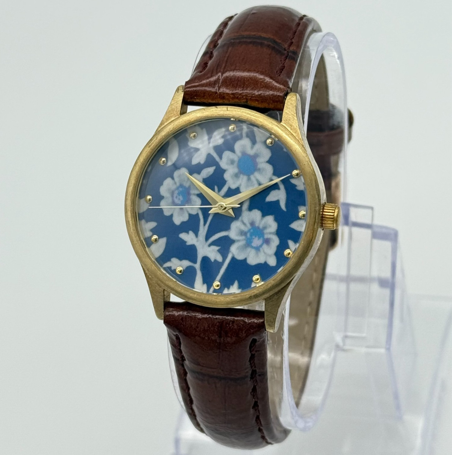 Ladies MET Metropolitan Museum of Art MMA Gold Tone, Blue Floral Dial 31mm Watch