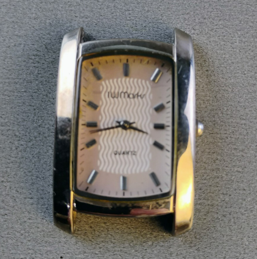 IW Marks Jewelers Watch Womens Quartz Movement No Band Fresh Battery Silver Tone