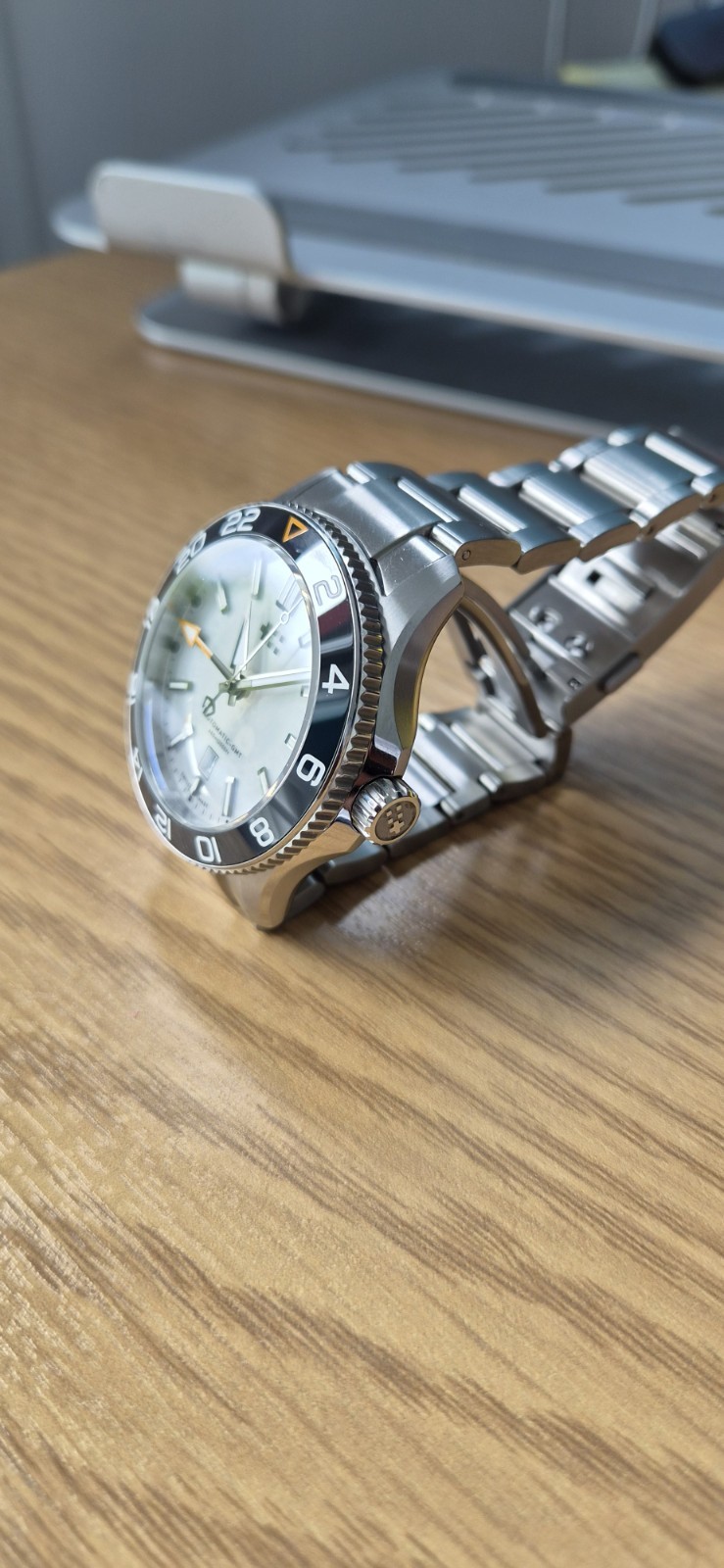 42mm Christopher Ward C60 Trident Pro Anthropocene – GMT with box and papers.