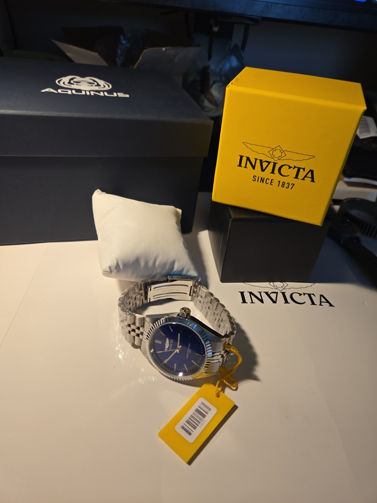 Invicta 29375 Men’s Specialty Blue Dial Stainless Steel Fluted Bezel Watch – NWT