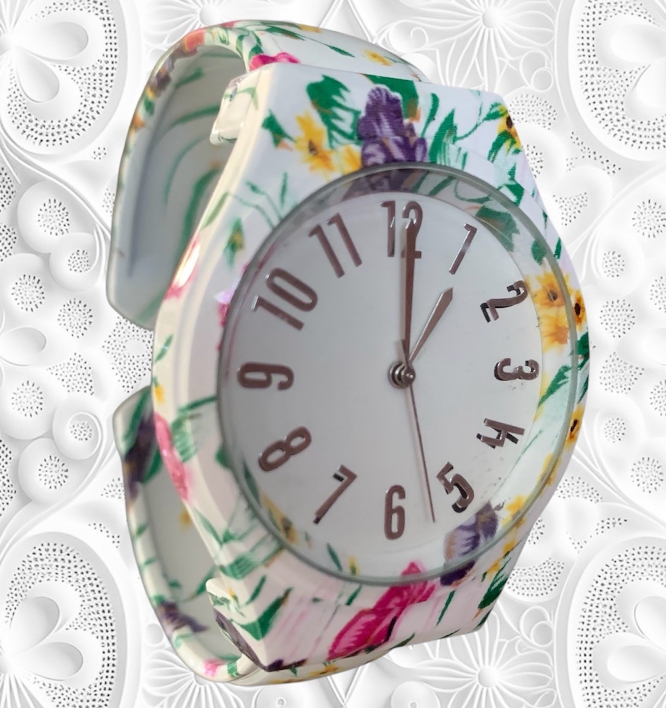 Flowered Quartz Floral Design Watch White Pink Green Purple Yellow New Batt EUC