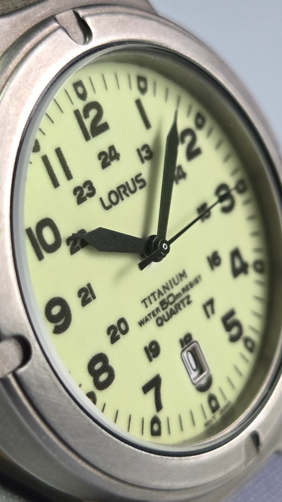 Lorus Men’s Titanium Quartz Field Watch – New Mineral Crystal & Strap – Mint