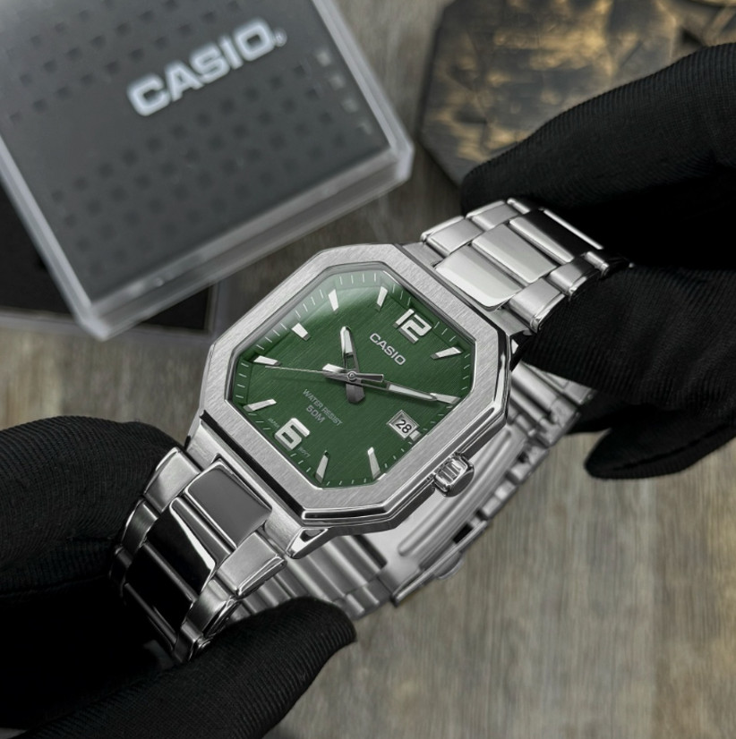 Casio MTP-B195D-3AV Men’s Green Sunray Date Dial Stainless Steel 50M Watch New