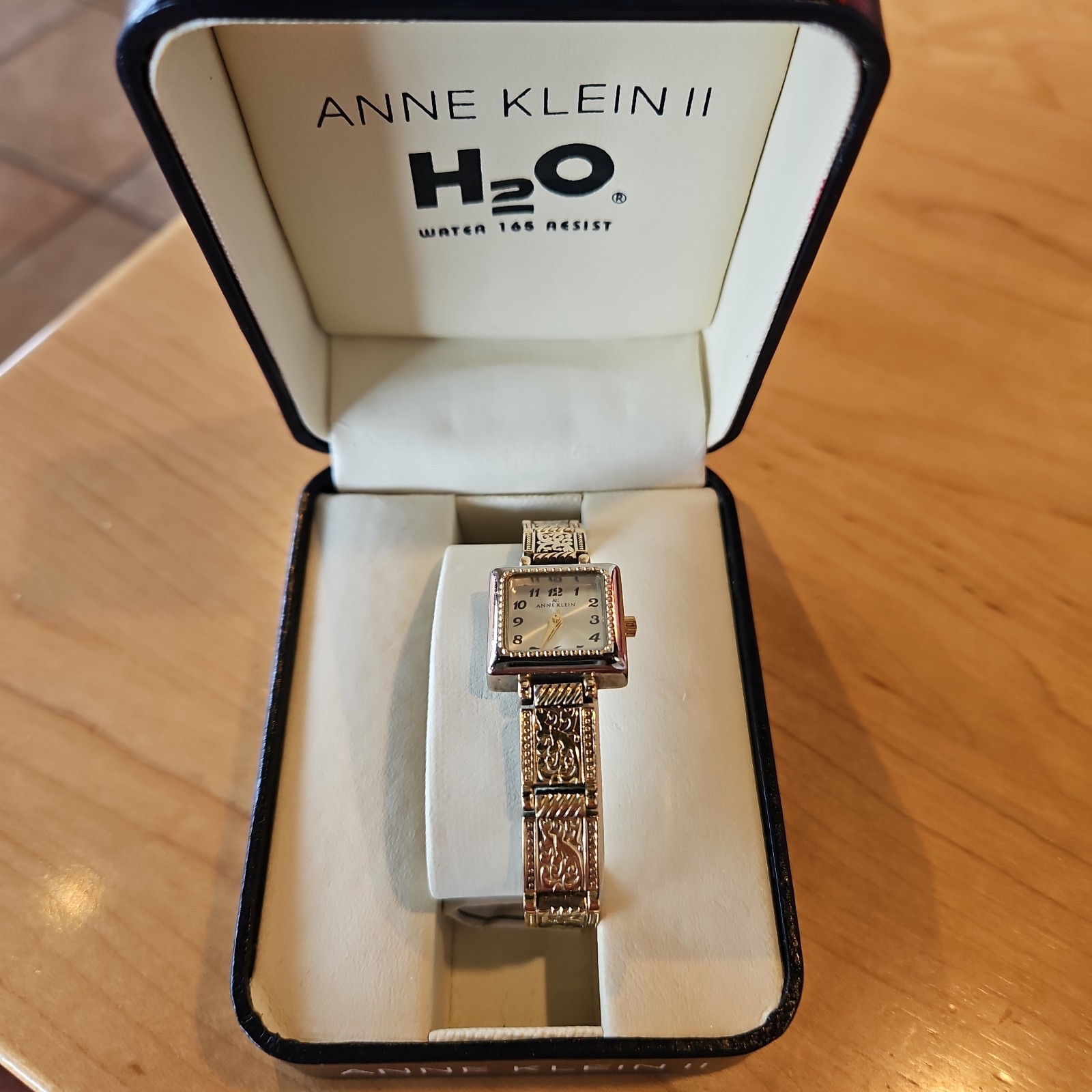Anne Klein II H2O Water 165 Resisit