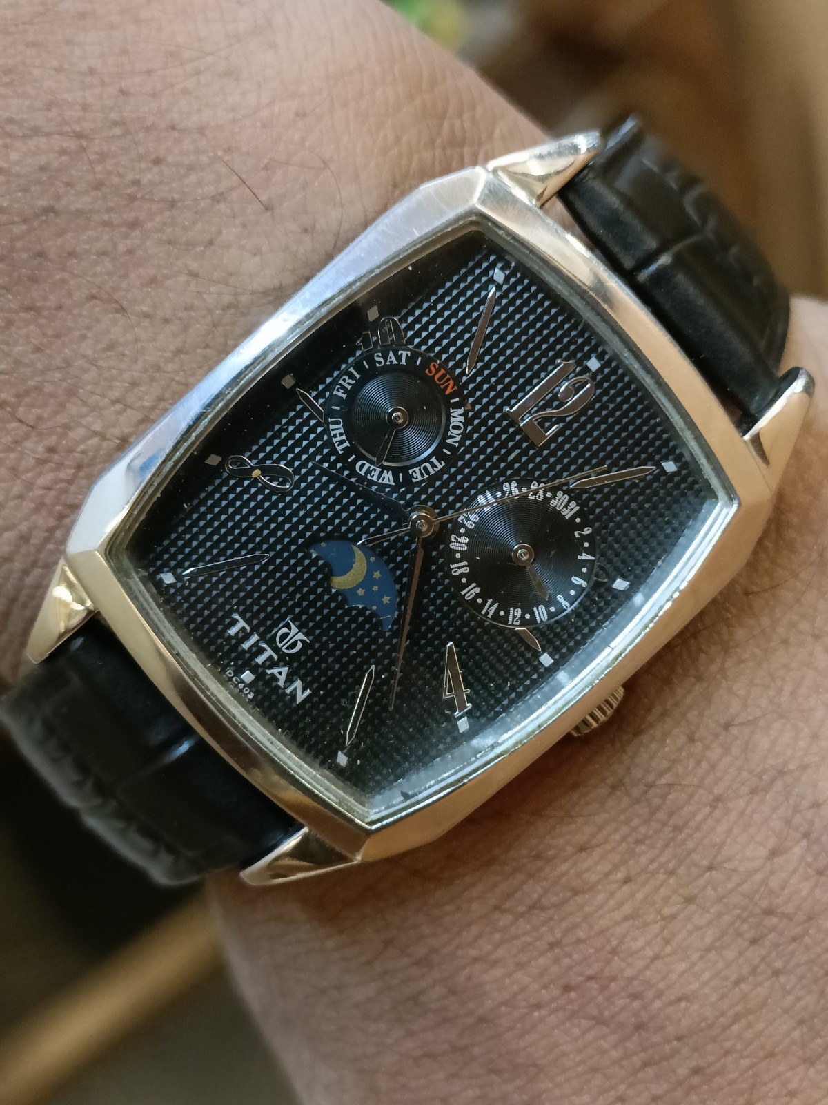 TITAN MULTIFUNCTION MOON-PHASE QUARTZ BLACK DIAL 1617SAB INDIA MEN’S WORKING