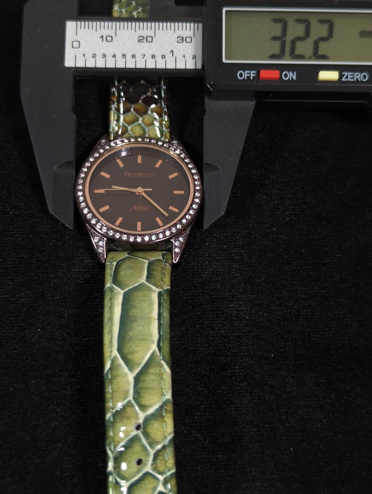 Armiton Black Brown Dial Round Case Green Faux SnakeSkin Leather Band Watch 7.5i
