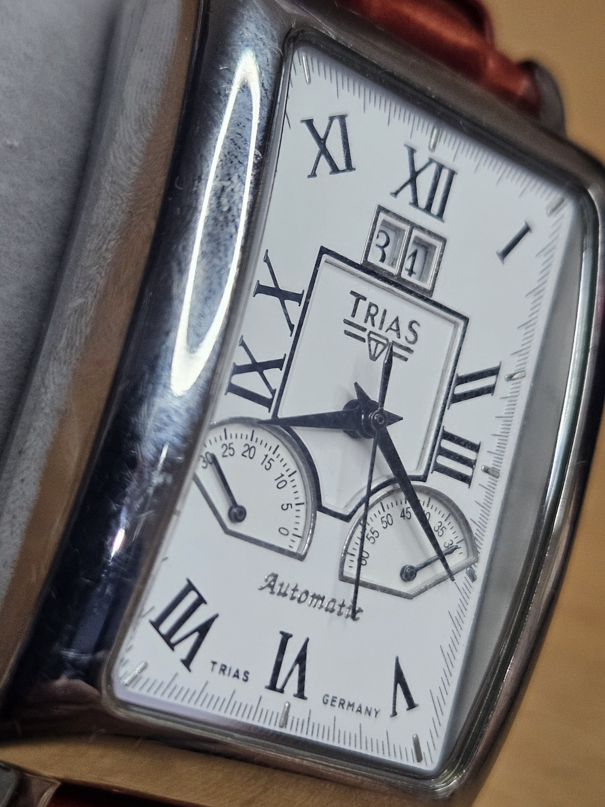 TRIAS Men’s Silver Case Whit Face W/Date and 2 Countdown Second Hands – PreOwned