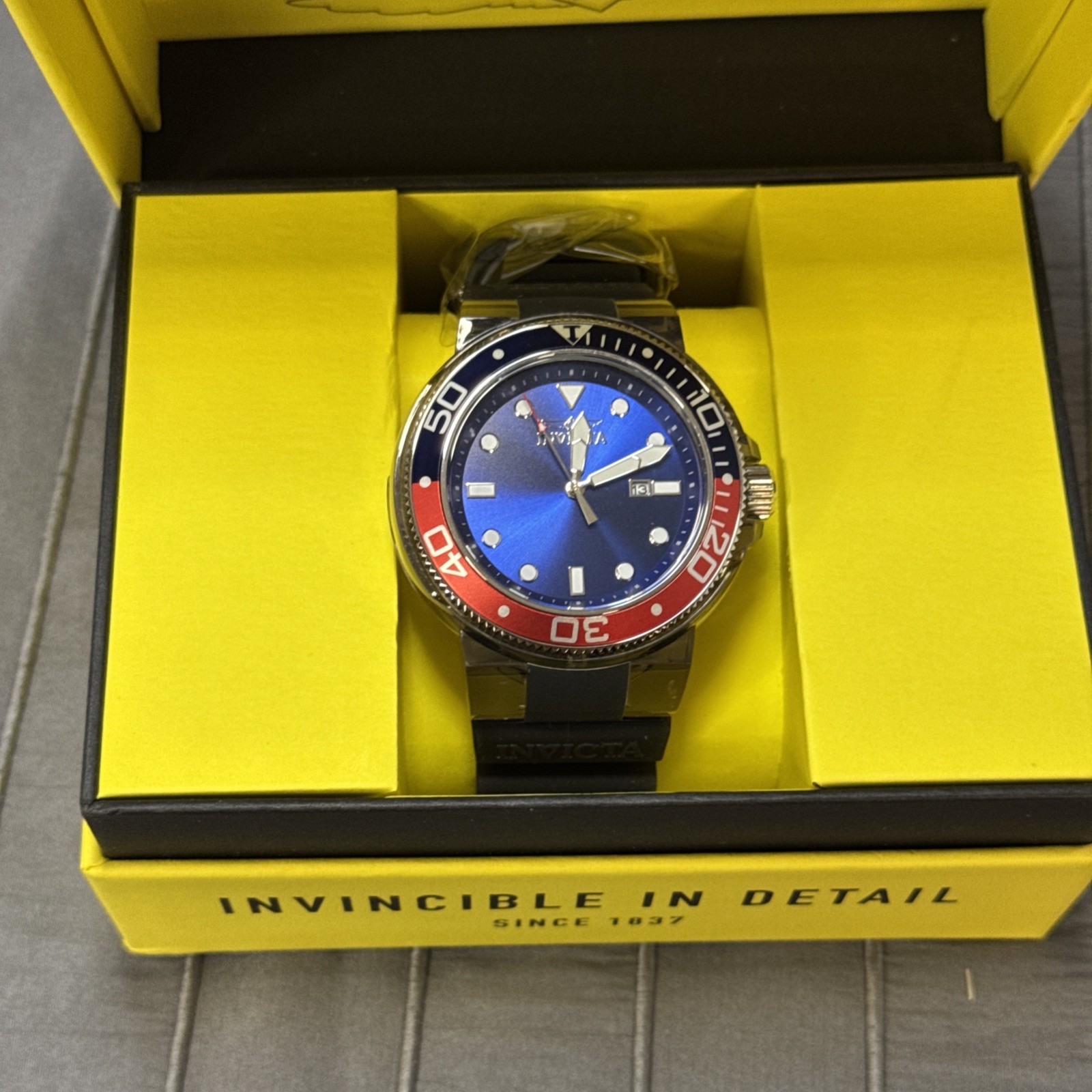 Invicta Pro Diver 51.50mm Quartz 38883 Pepsi Style