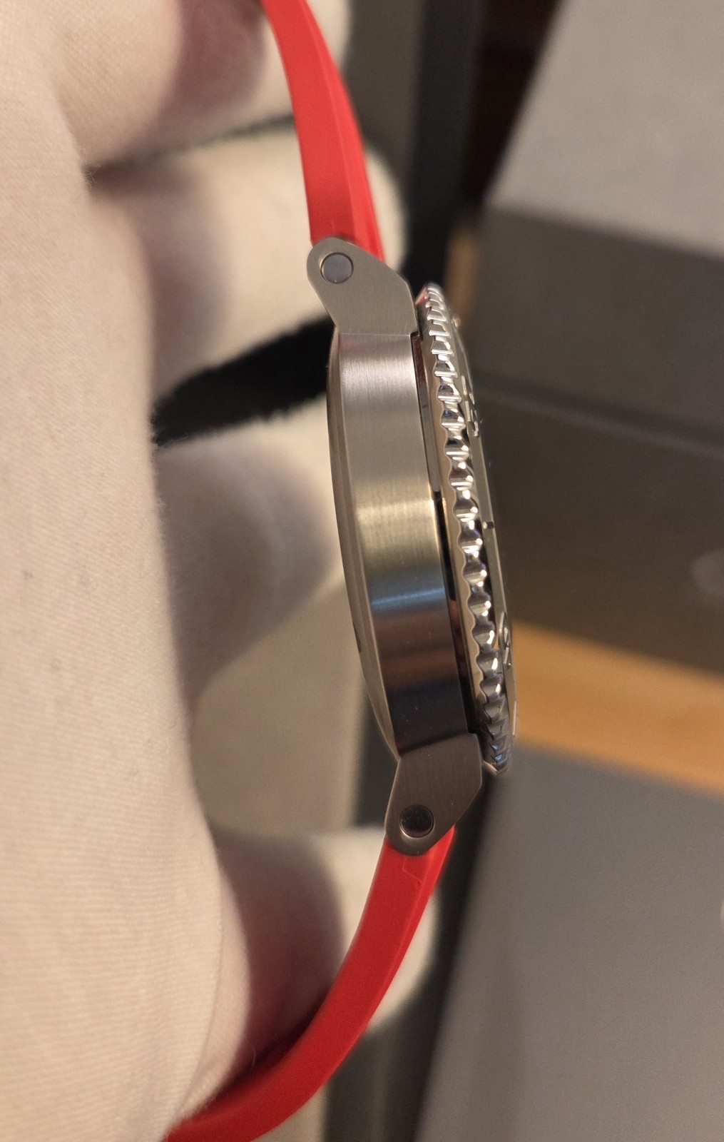 Oris Aquis Diver Automatic 43mm 300m Black Dial Red Rubber Strap Watch