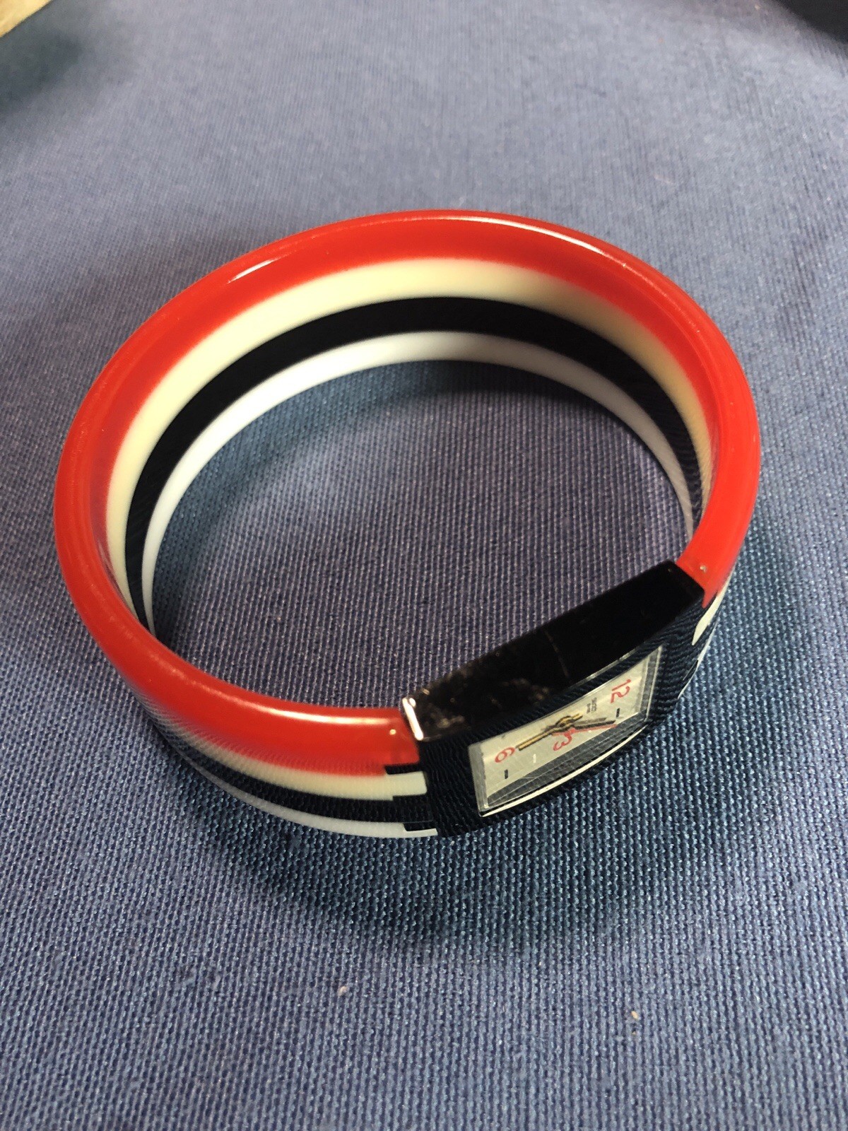 SWATCH Square 2004 – SUBB108 – Around You Needs Battery Acrylic Bangle Bracelet