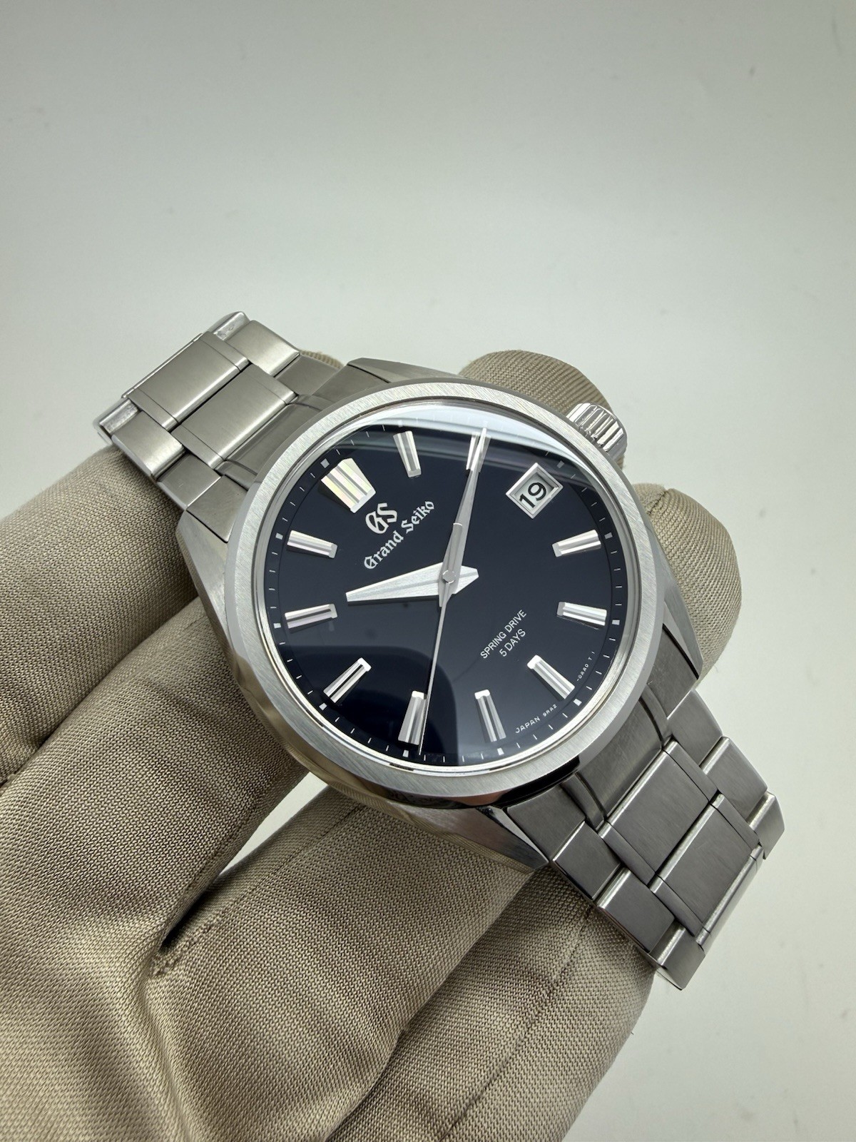 2024 Grand Seiko Evolution 9 Steel Blue Dial Lake Suwa Before Dawn SLGA021 B+P