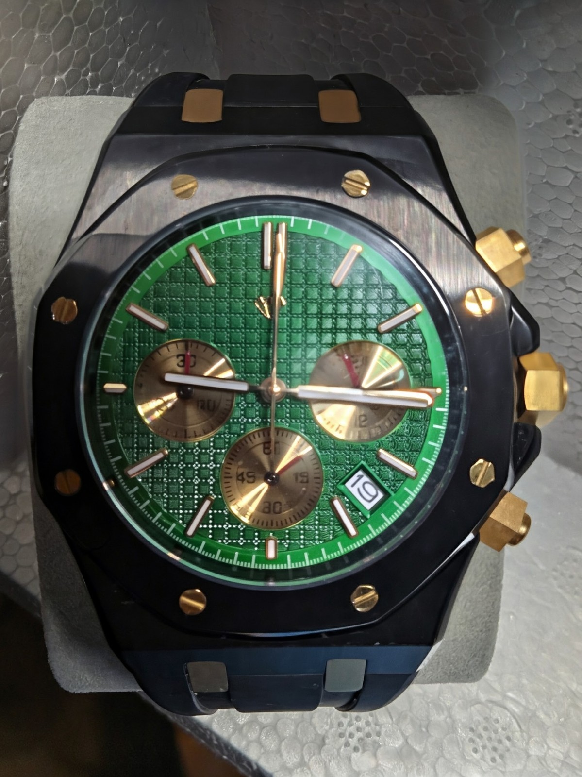 Facet Chronograph men’s watch + free gift with purchase