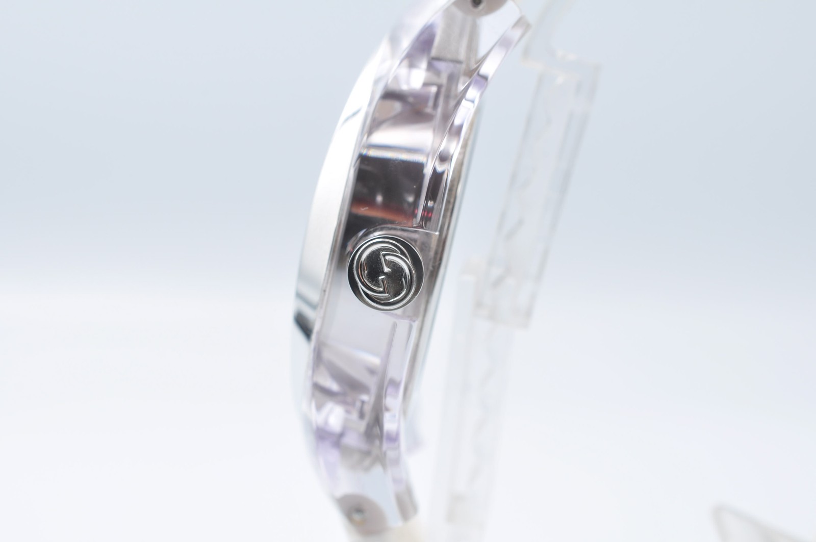 GUCCI 137.1 SYNC Quartz WatchTransparent Resin Men’s White Rubber Auth w-1051