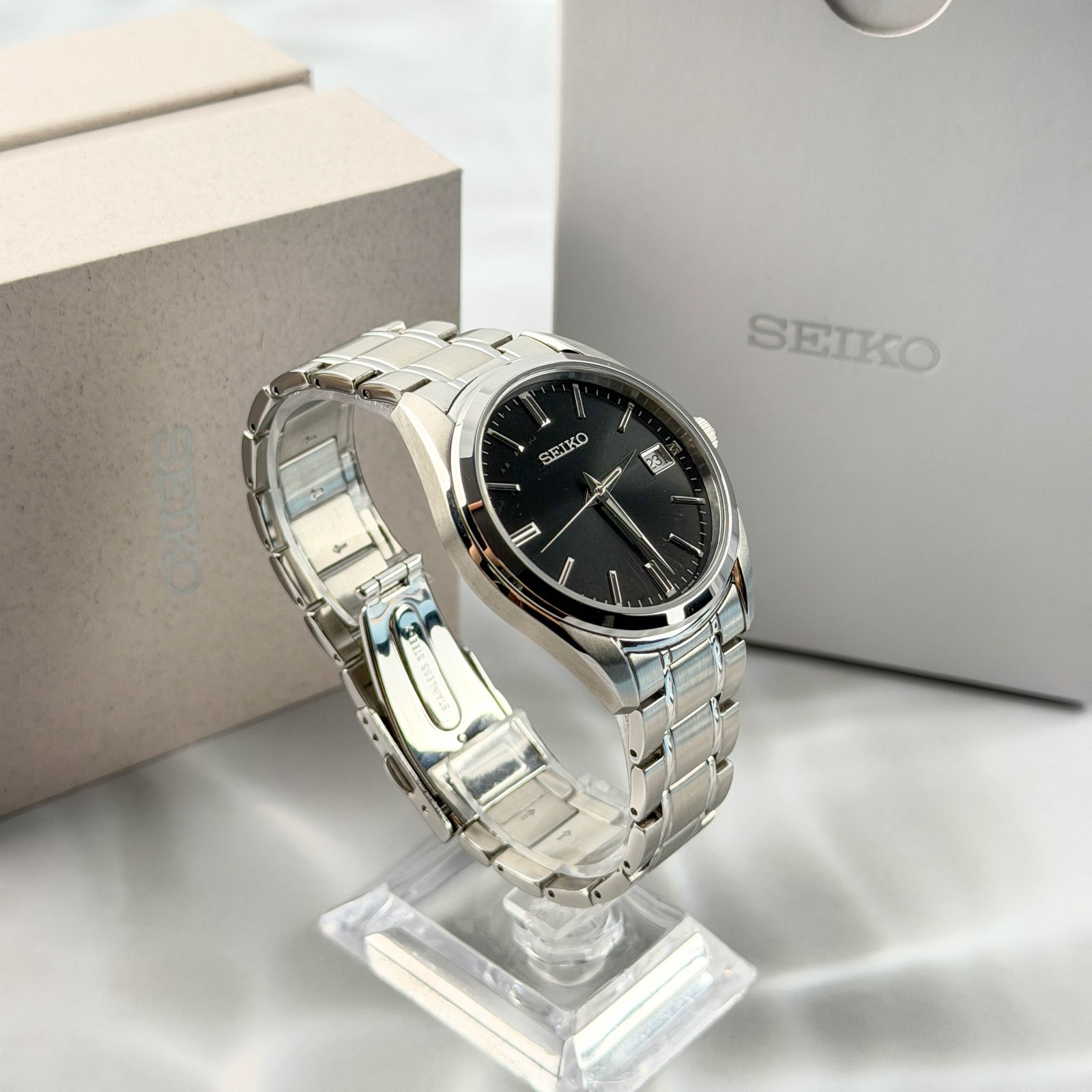 Seiko Essentials SUR311 Men’s Black Dial Stainless Steel Strap Quartz Watch 40mm