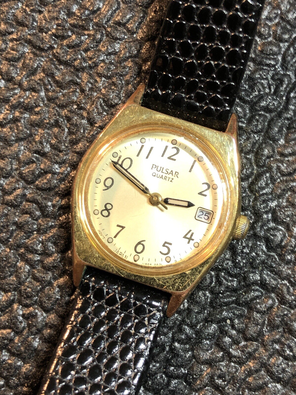 Vintage Pulsar By Seiko Women’s 23mm Watch V827 For Battery/Repair Or Parts