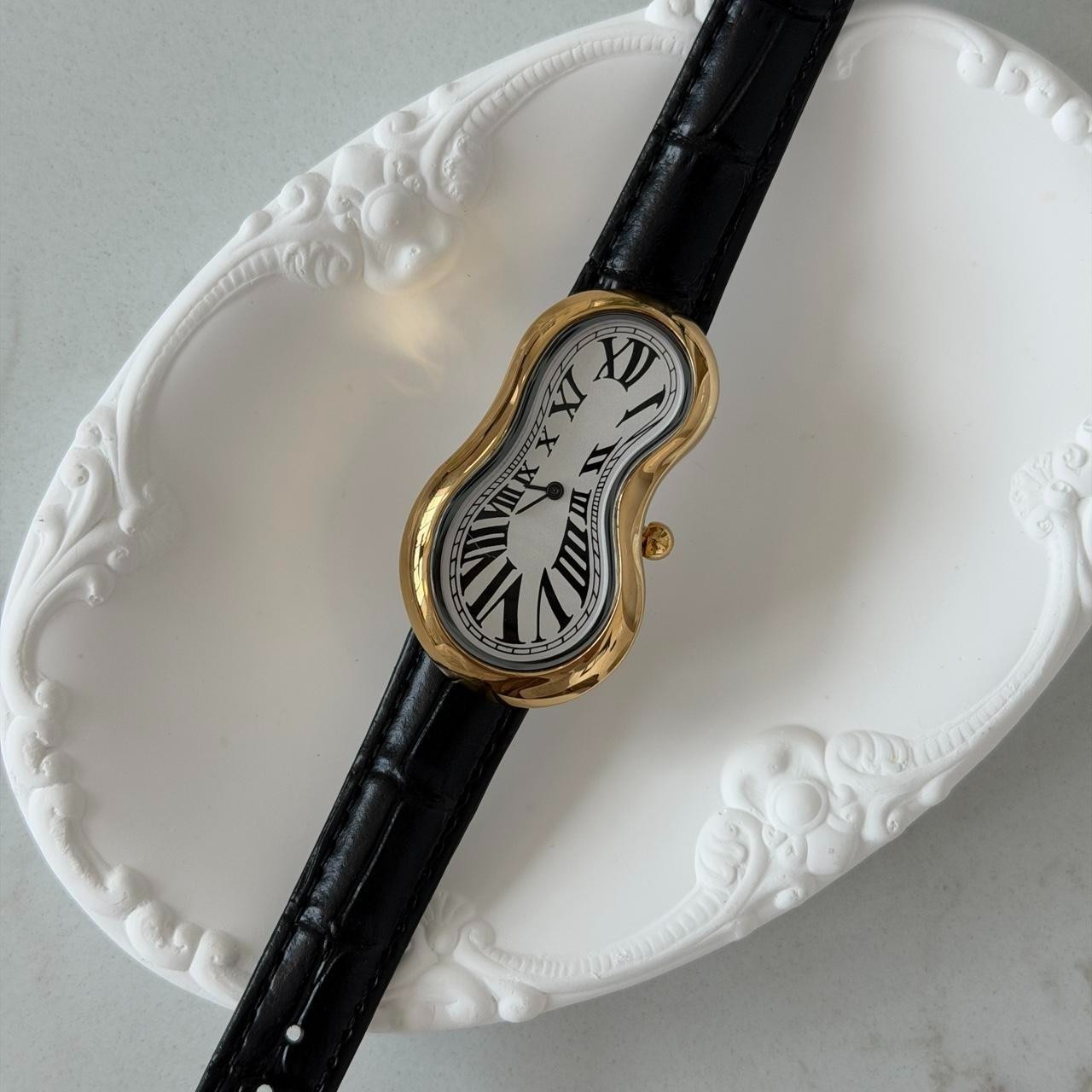 Vintage Retro Gold White Dial Watch Black Leather Strap Unisex Quartz Gift Bag