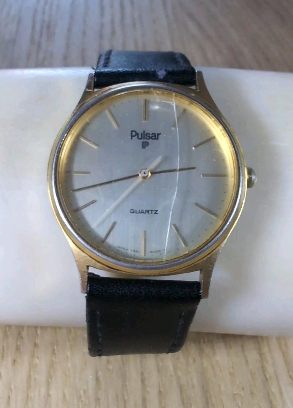Pulsar Vintage Retro Quartz Watch Black Leather Strap – Crack On Glass – D3