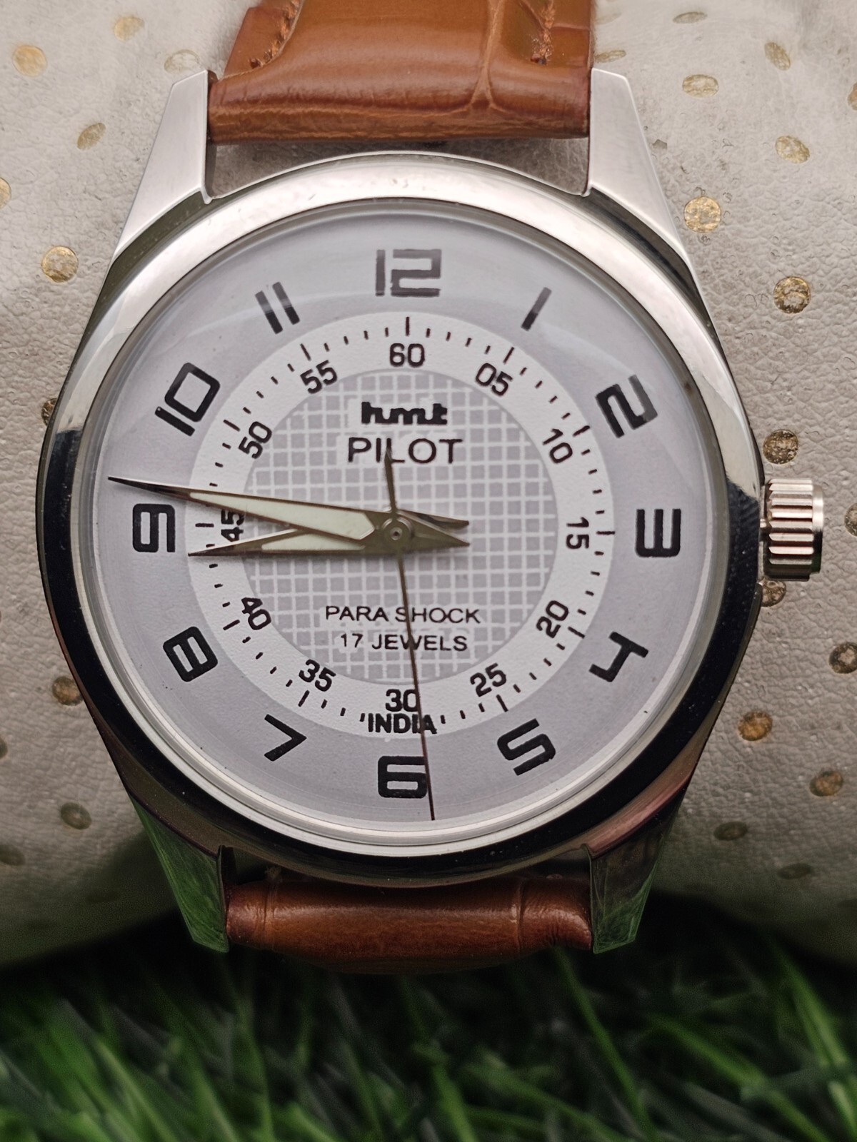 Beautiful Mens HMT Pilot Parashock Mechanical Wind 17J Watch White Dial