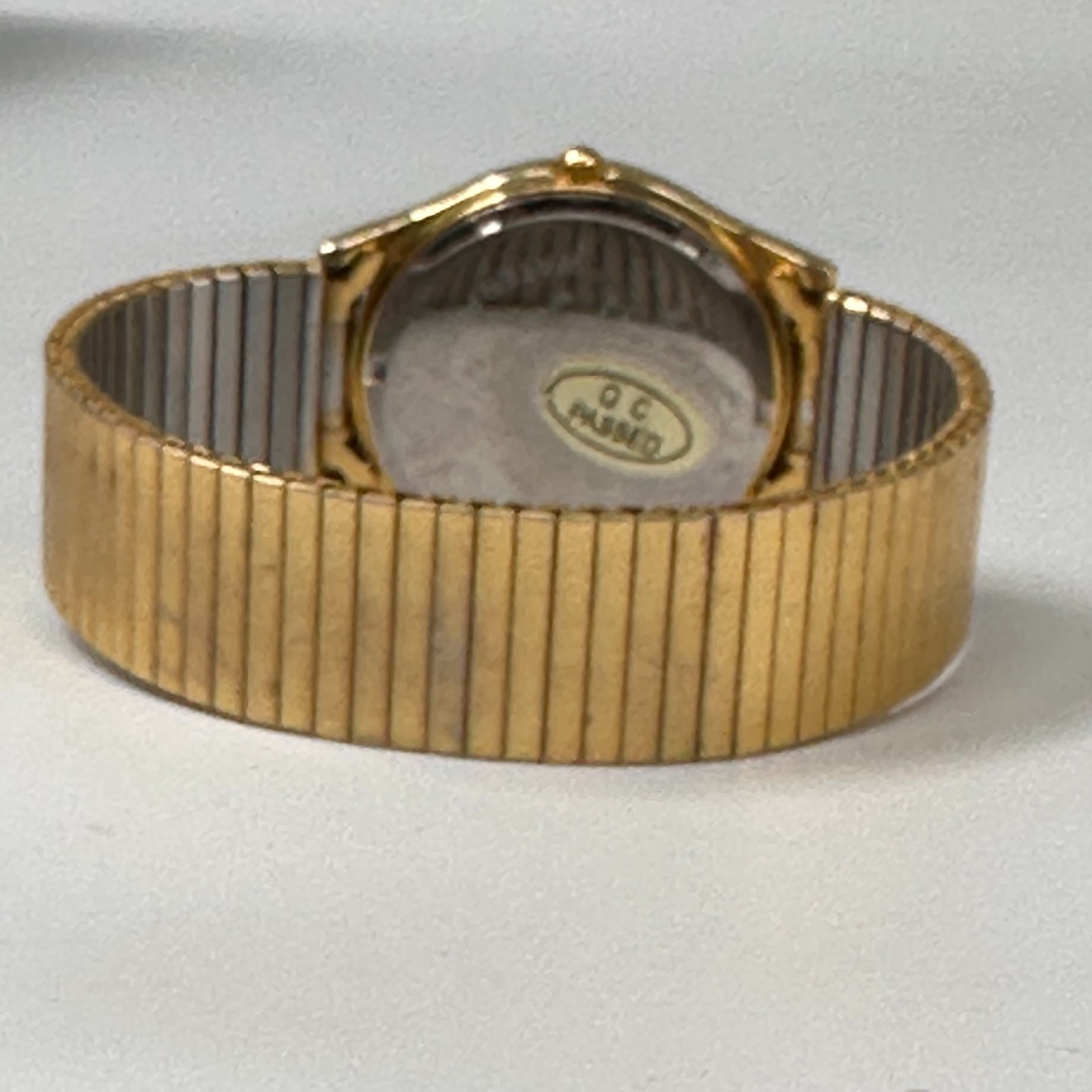 Ottimo Watch Men Gold Tone Date Window Stretch Expansion Band New Battery 7.25″