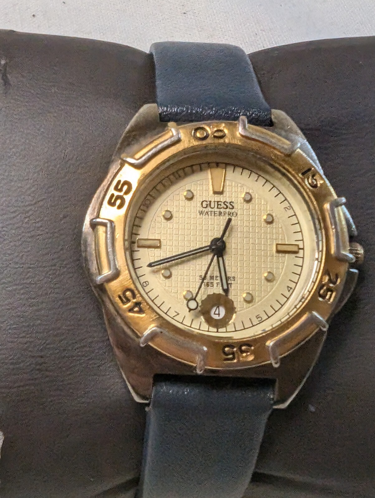 Guess Ladies Waterpro Watch Yellow Dial New Battery