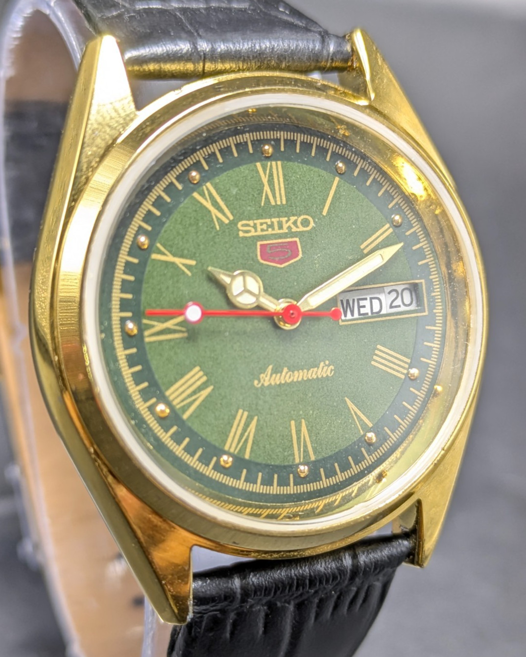 Vintage Seiko 5 automatic day date movement no. 6309A japan made men’s watch