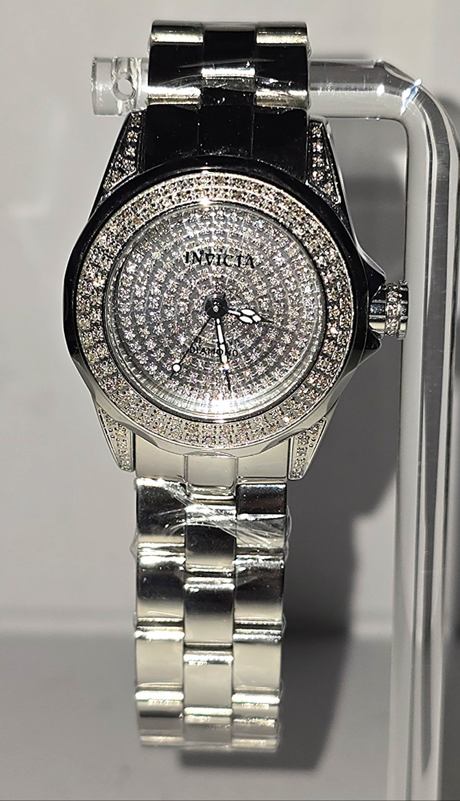 Women’s Diamond Pavé Dial Petite Stainless Steel Battery Powered Watch – NEW