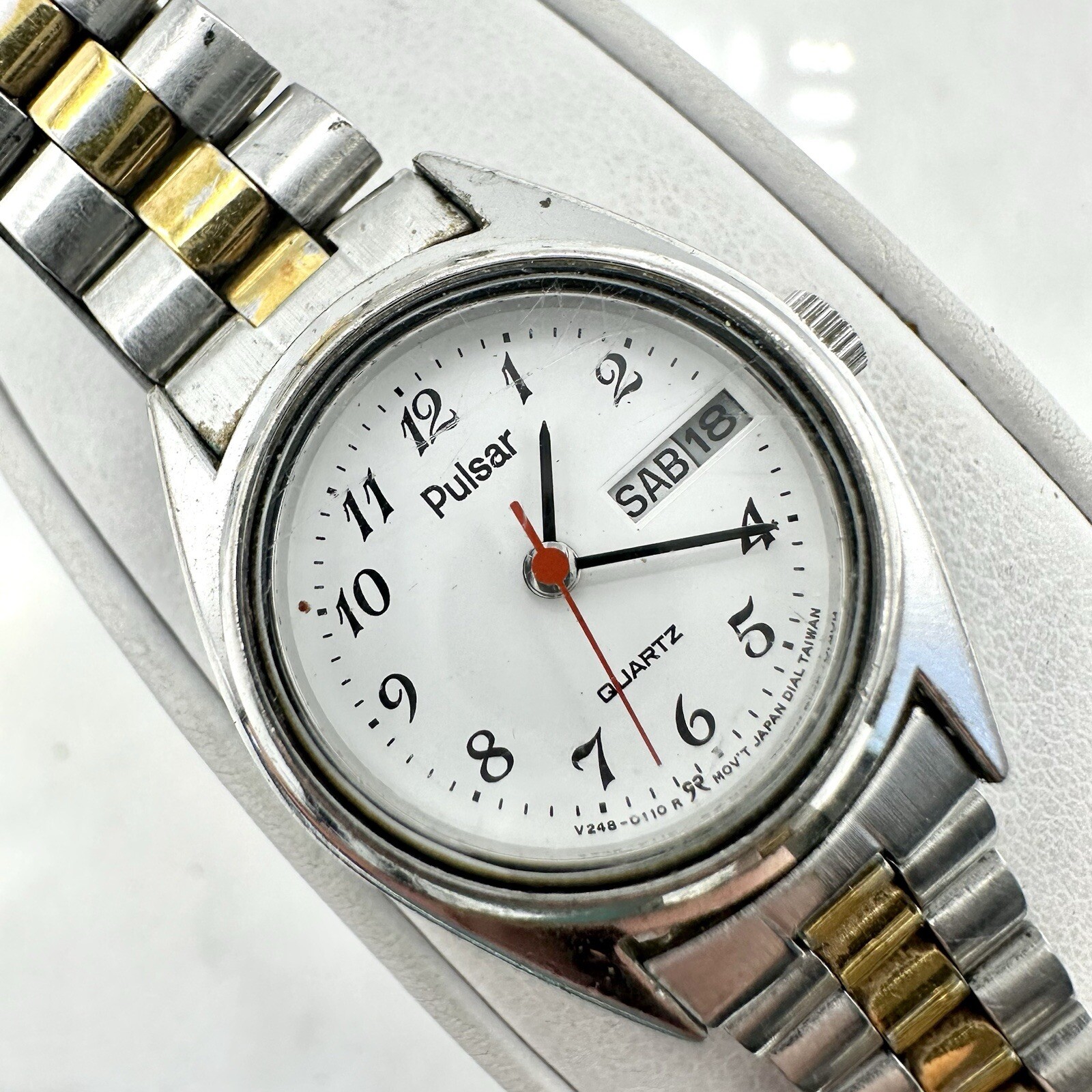 Runs Vintage Pulsar Ladies Quartz Watch, V248-0060, New Battery, Wrist Size 6”