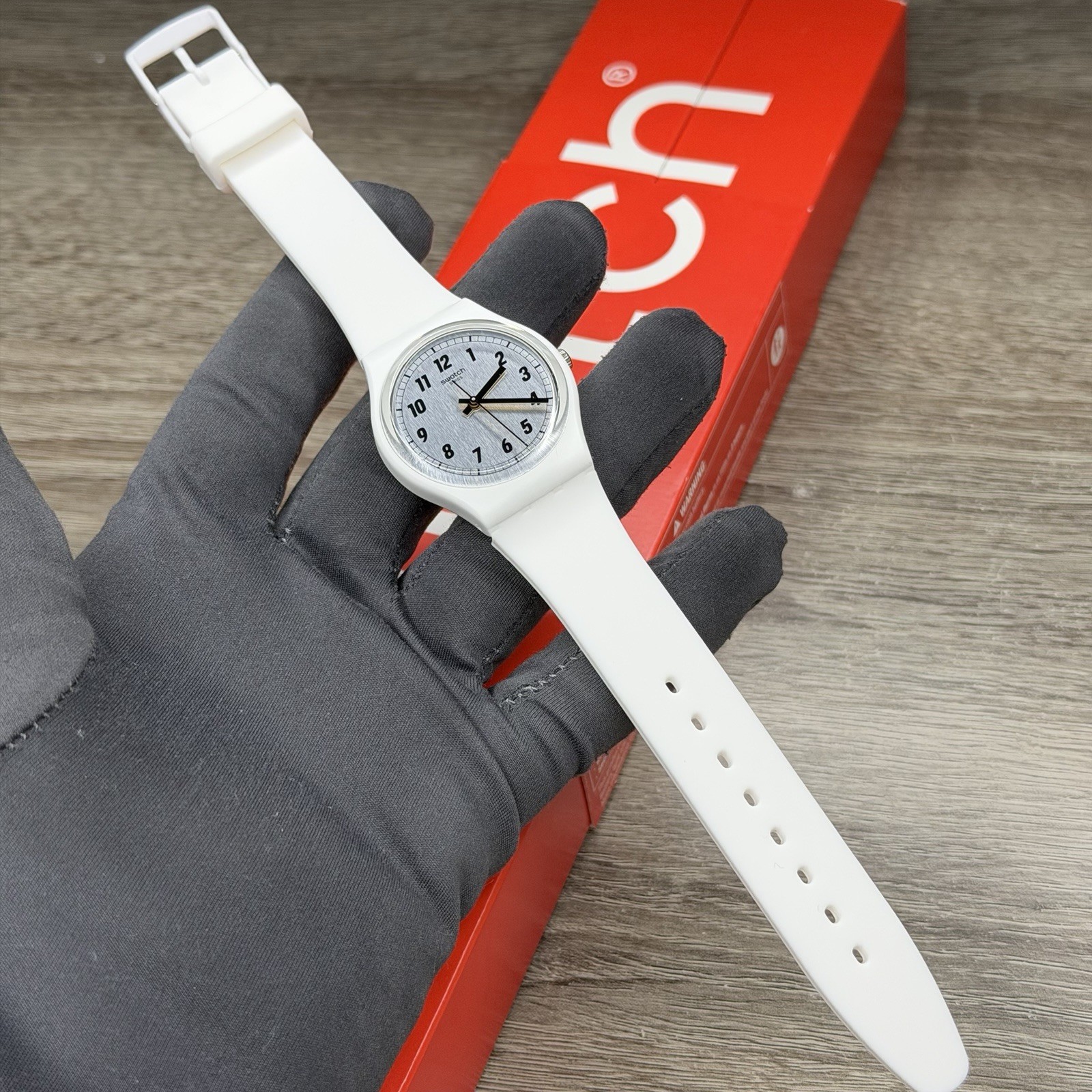 NEW✅ Swatch SOMETHING WHITE White Silver Number Dial Women’s 34mm Watch GW194