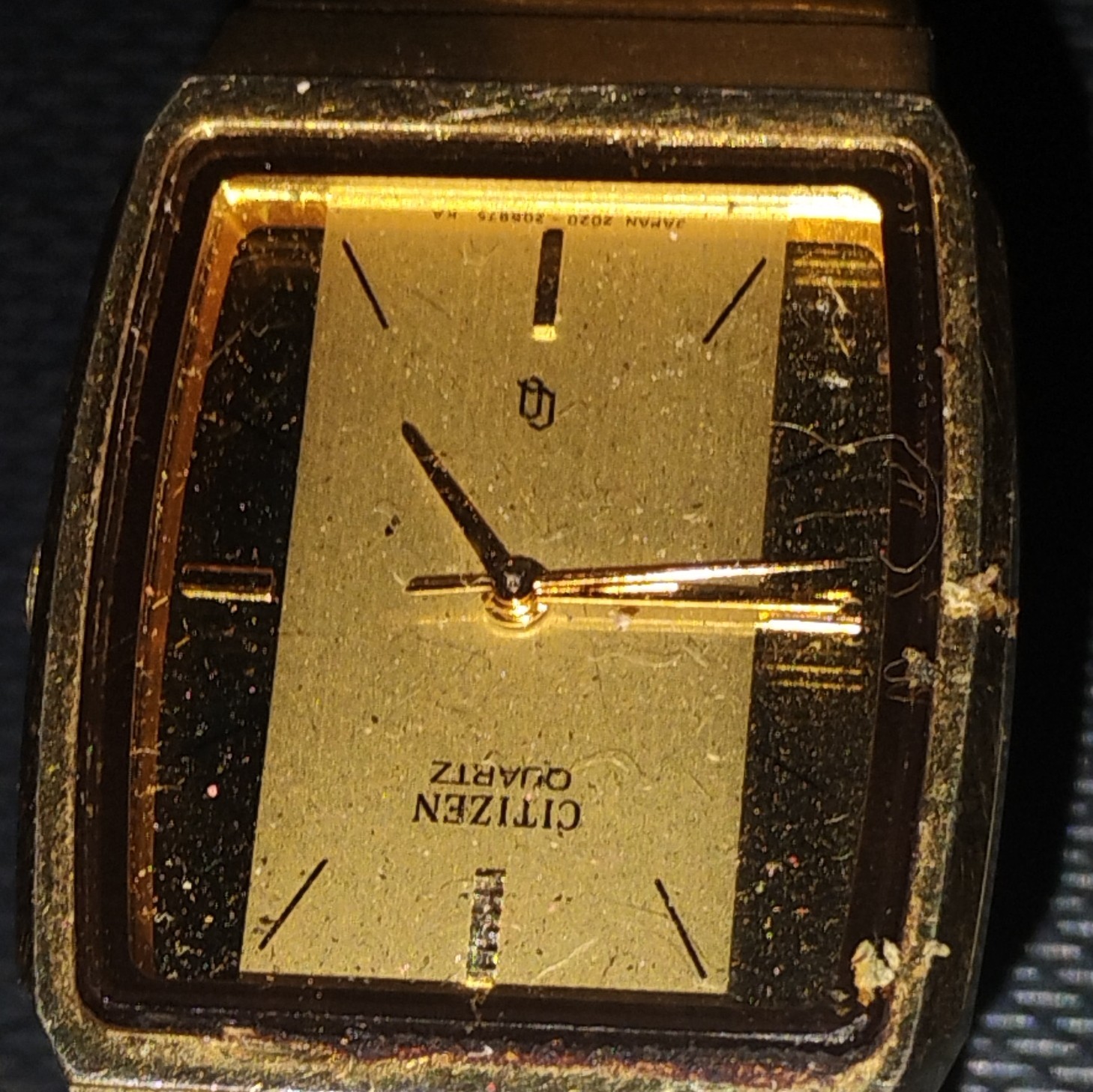 Citizen Quartz Gold-Tone Rectangular Analog Watch Gold Dial Missing Back Cover
