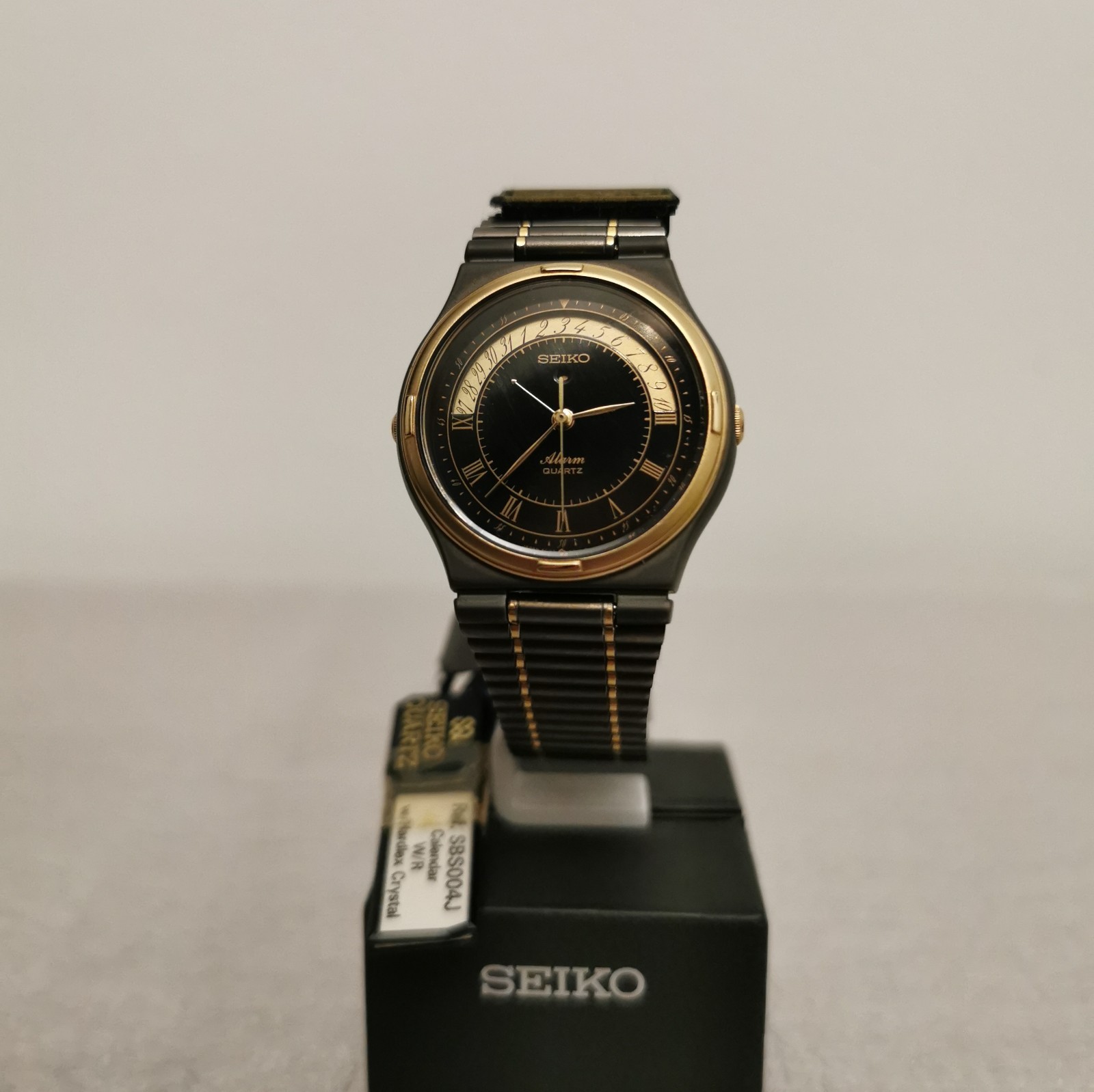 Vintage Seiko NOS extremely rare Black/gold alarm premium calendar top 1980s
