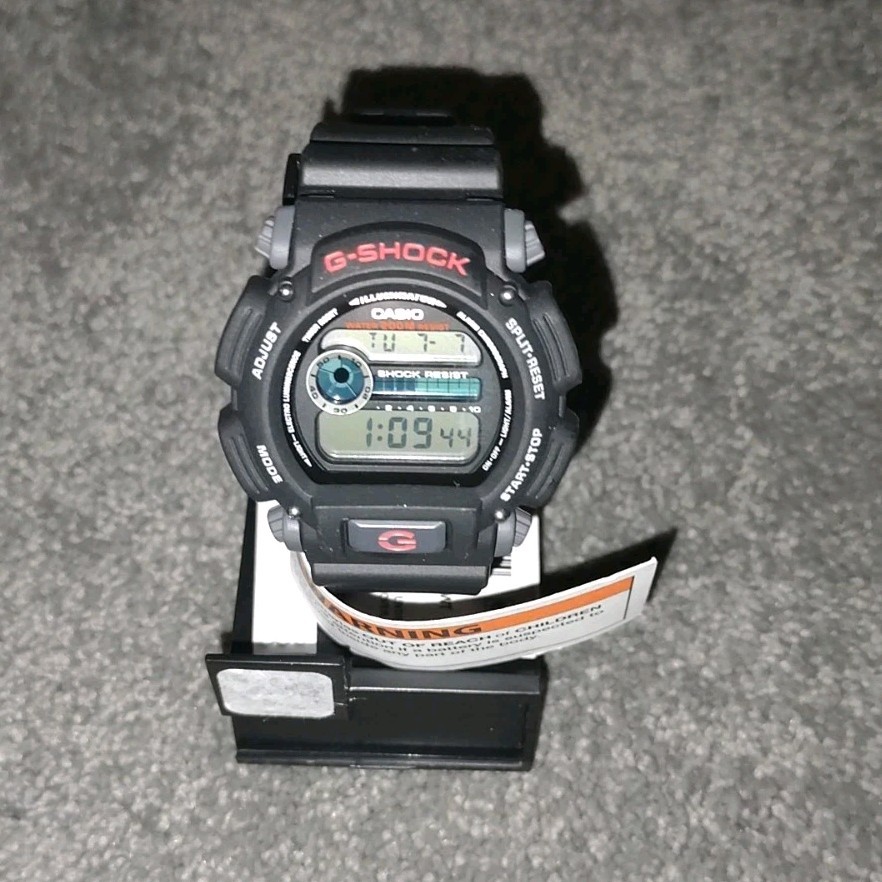 Casio G-SHOCK Digital Men’s Watch Shock-Resistant 200m Black Resin